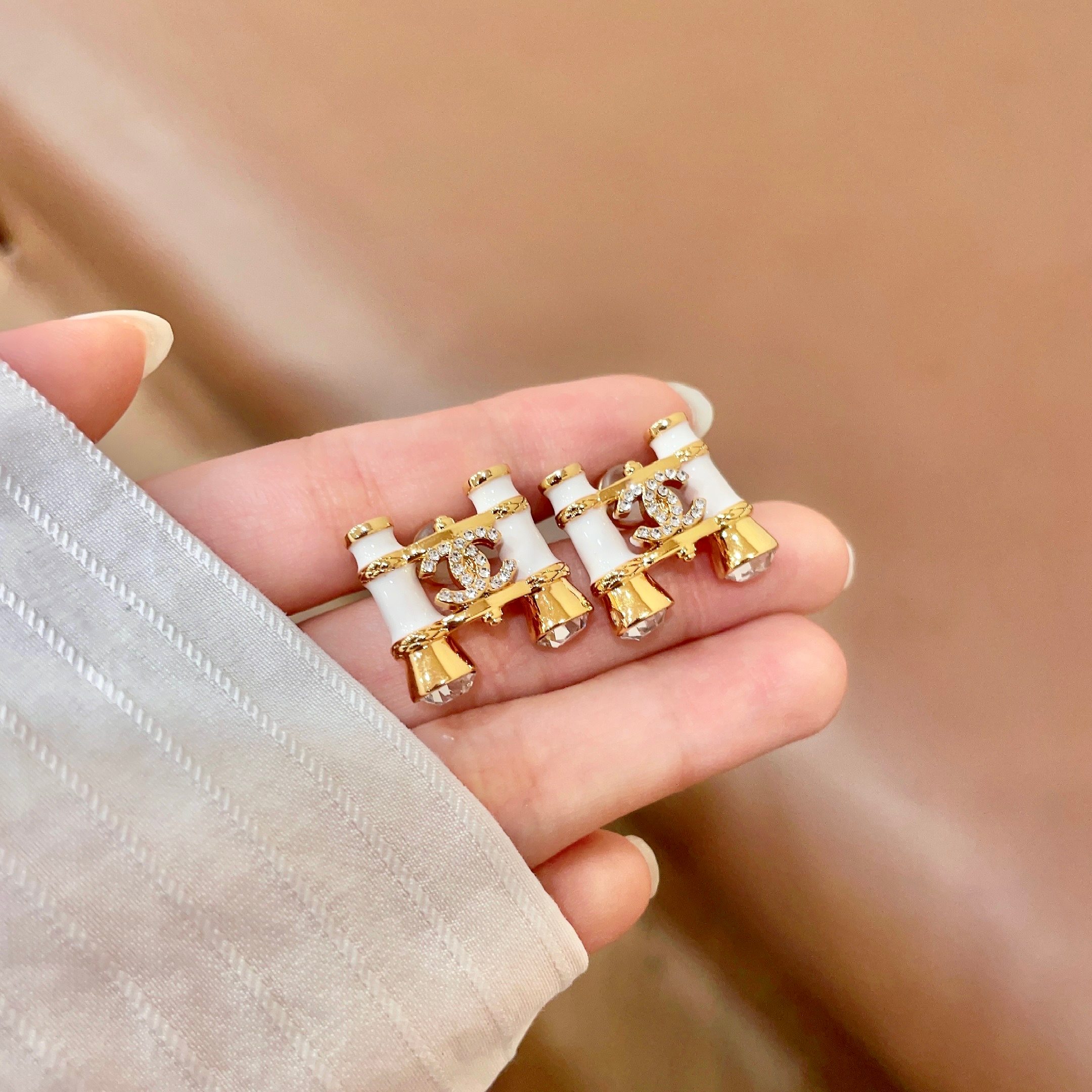 Chanel香奈儿 中古 耳钉👀小香家的款式真心无需多介绍😘🎶每一款都超好看，精致大方，非常显气质