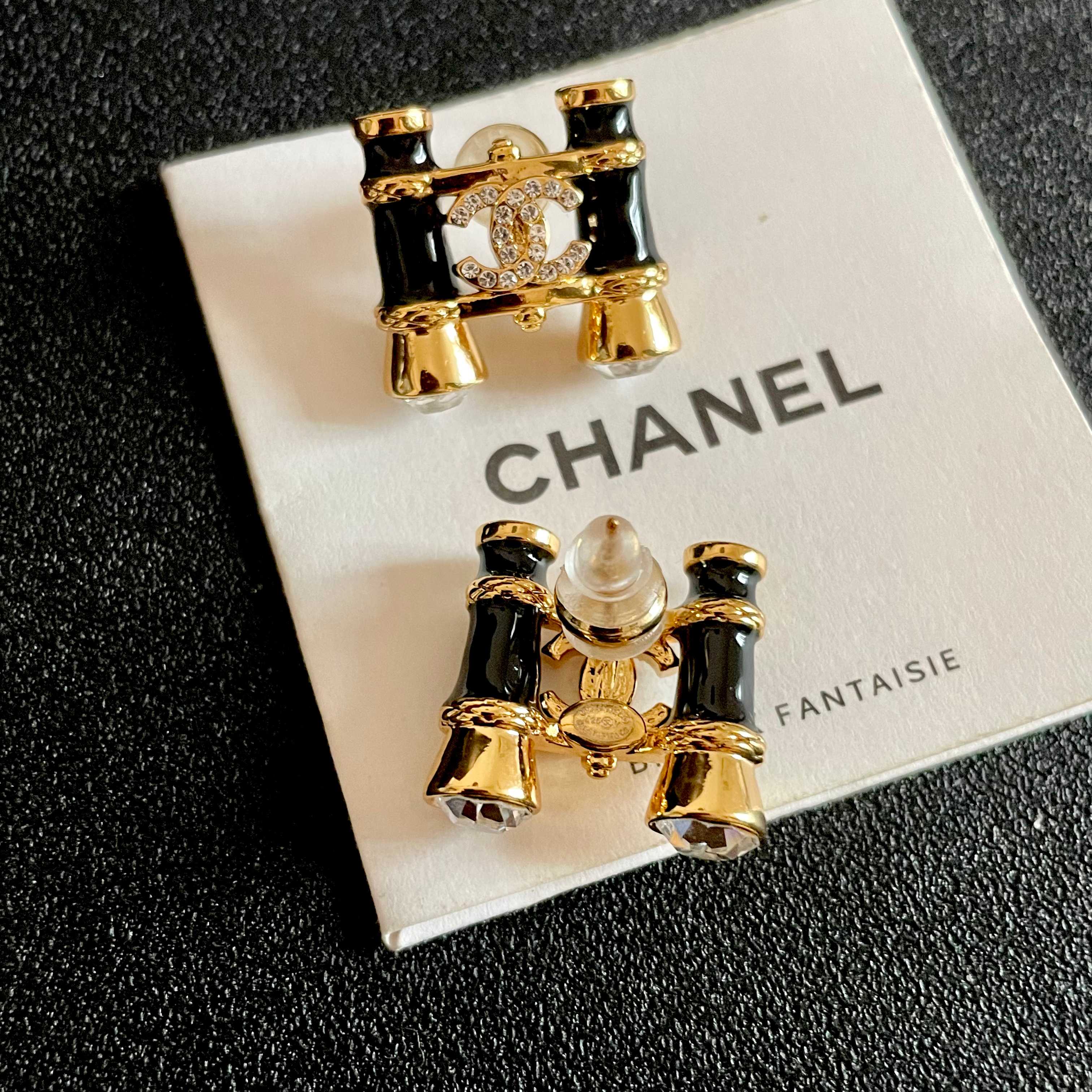 Chanel香奈儿 中古 耳钉👀小香家的款式真心无需多介绍😘🎶每一款都超好看，精致大方，非常显气质