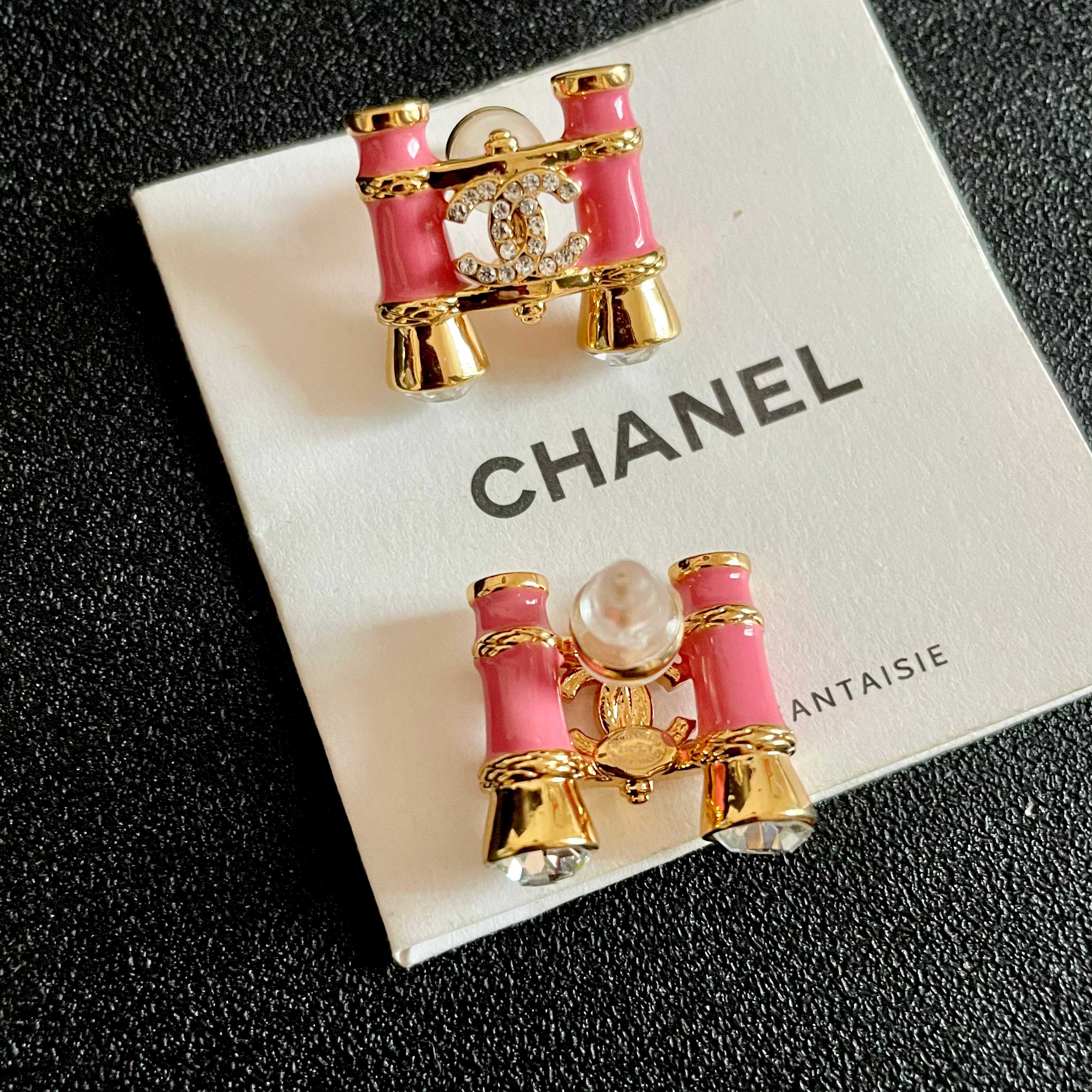 Chanel香奈儿 中古 耳钉👀小香家的款式真心无需多介绍😘🎶每一款都超好看，精致大方，非常显气质
