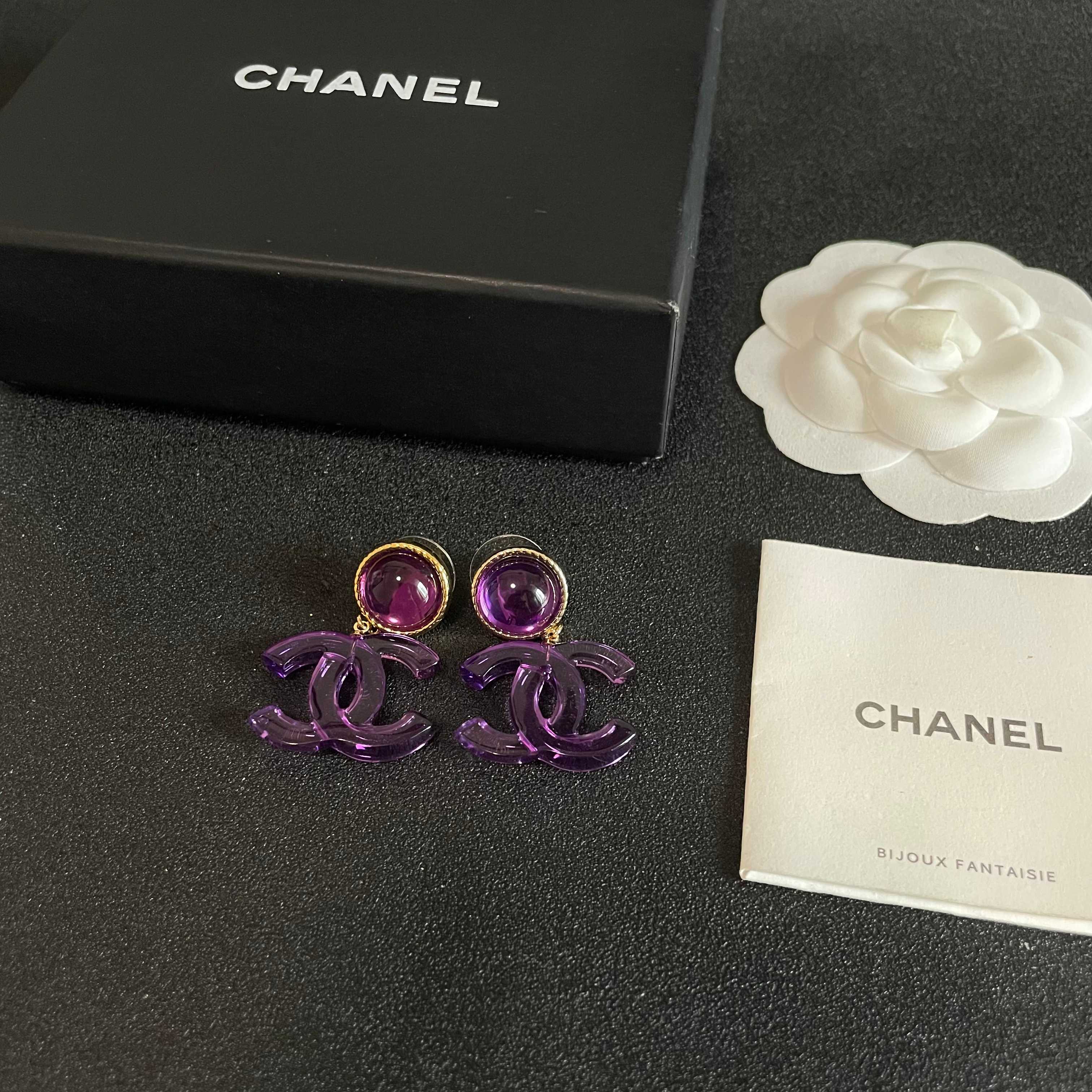 Chanel香奈儿 中古 耳钉👀小香家的款式真心无需多介绍😘🎶每一款都超好看，精致大方，非常显气质