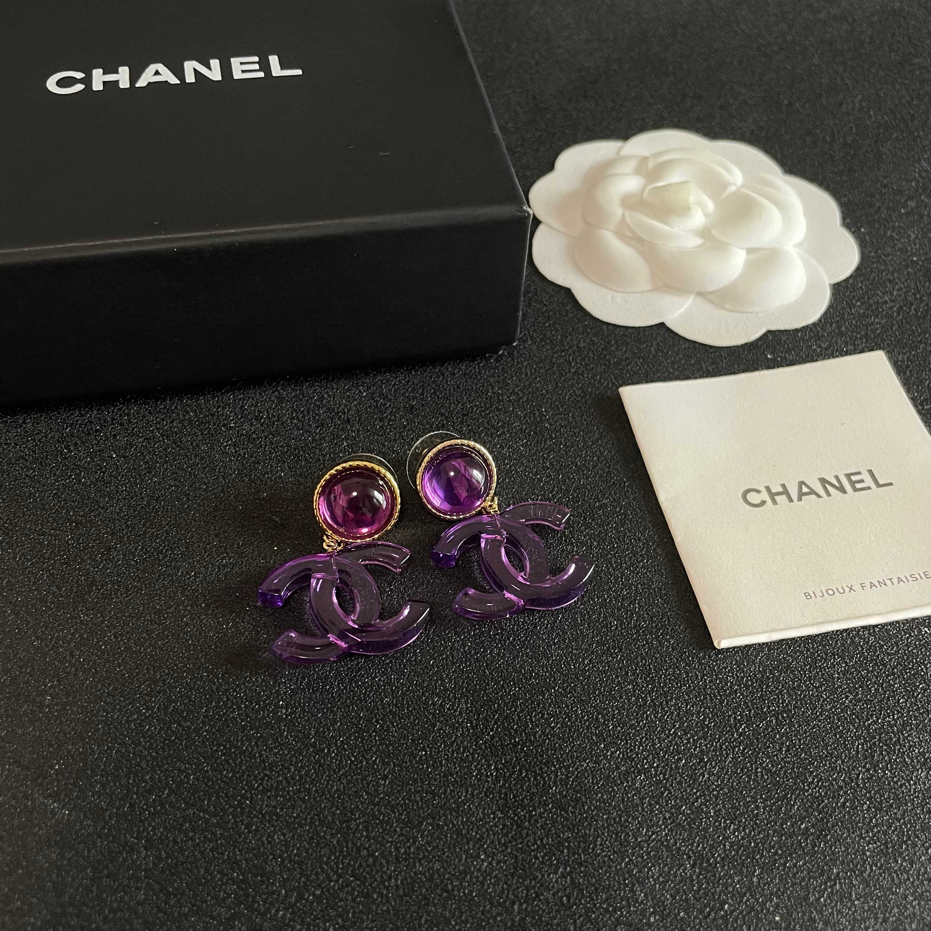 Chanel香奈儿 中古 耳钉👀小香家的款式真心无需多介绍😘🎶每一款都超好看，精致大方，非常显气质