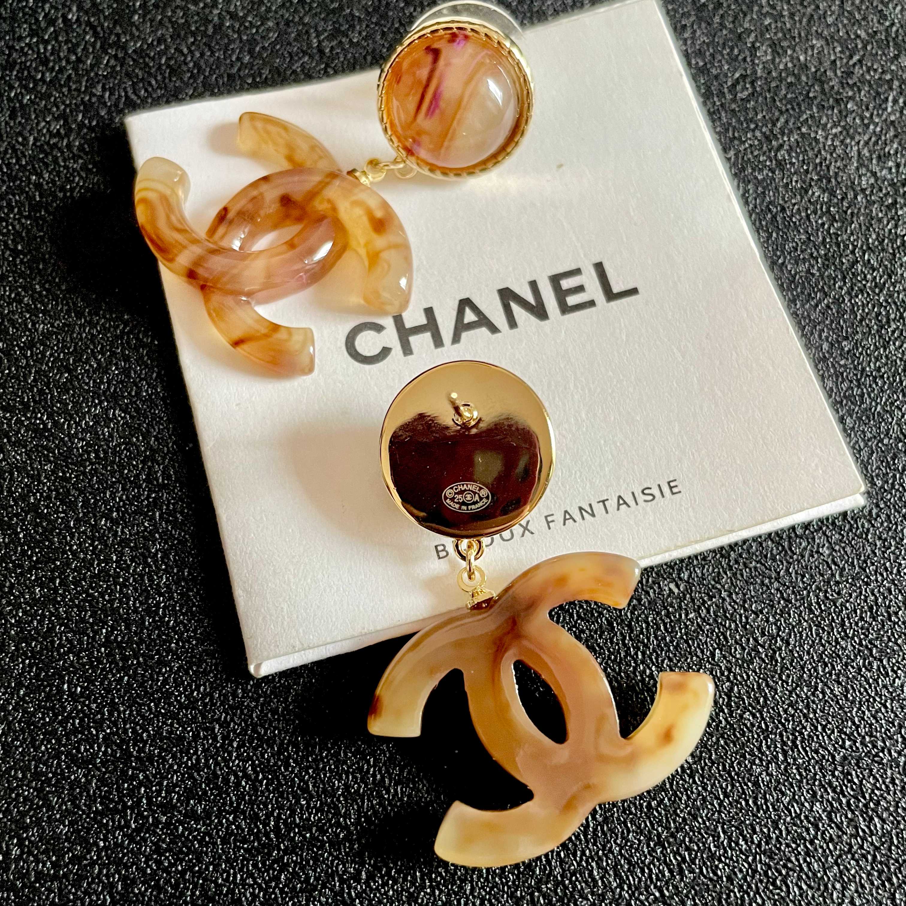 Chanel香奈儿 中古 耳钉👀小香家的款式真心无需多介绍😘🎶每一款都超好看，精致大方，非常显气质