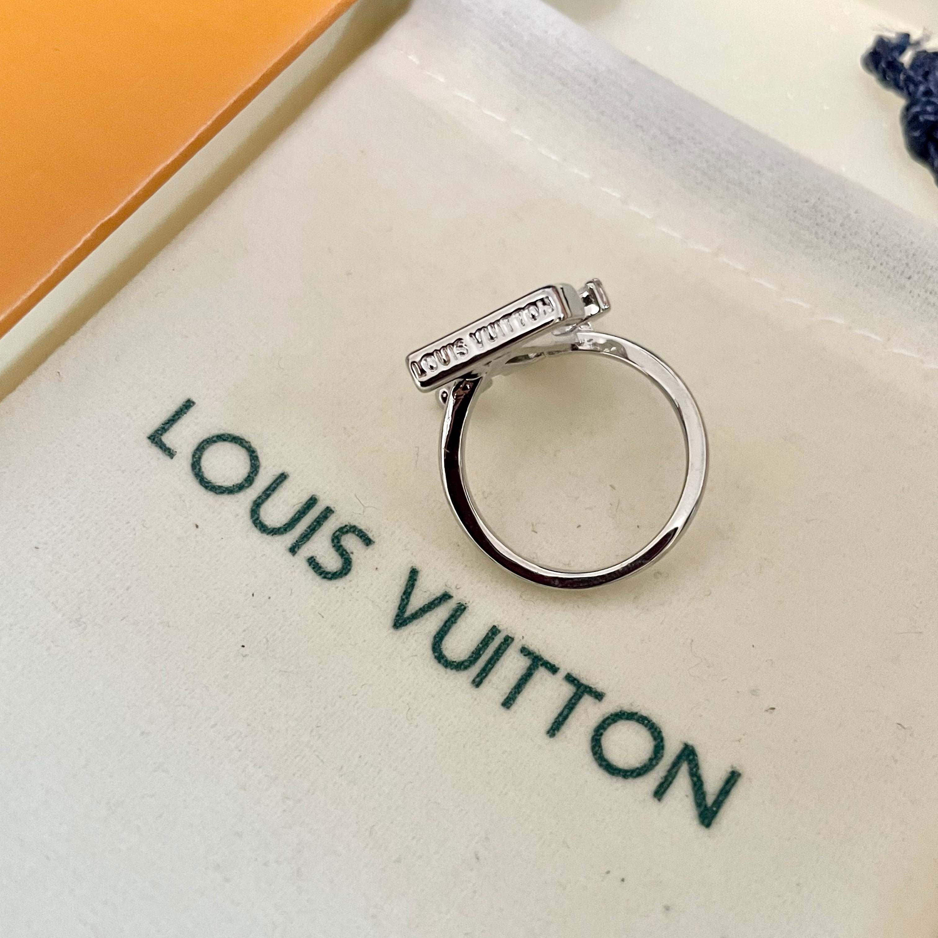 新款 奢侈 👑LV 路易威登  戒指💍 超美的进口字母镶钻戒指 一款心动不如行动 设计精美 大方 独到可