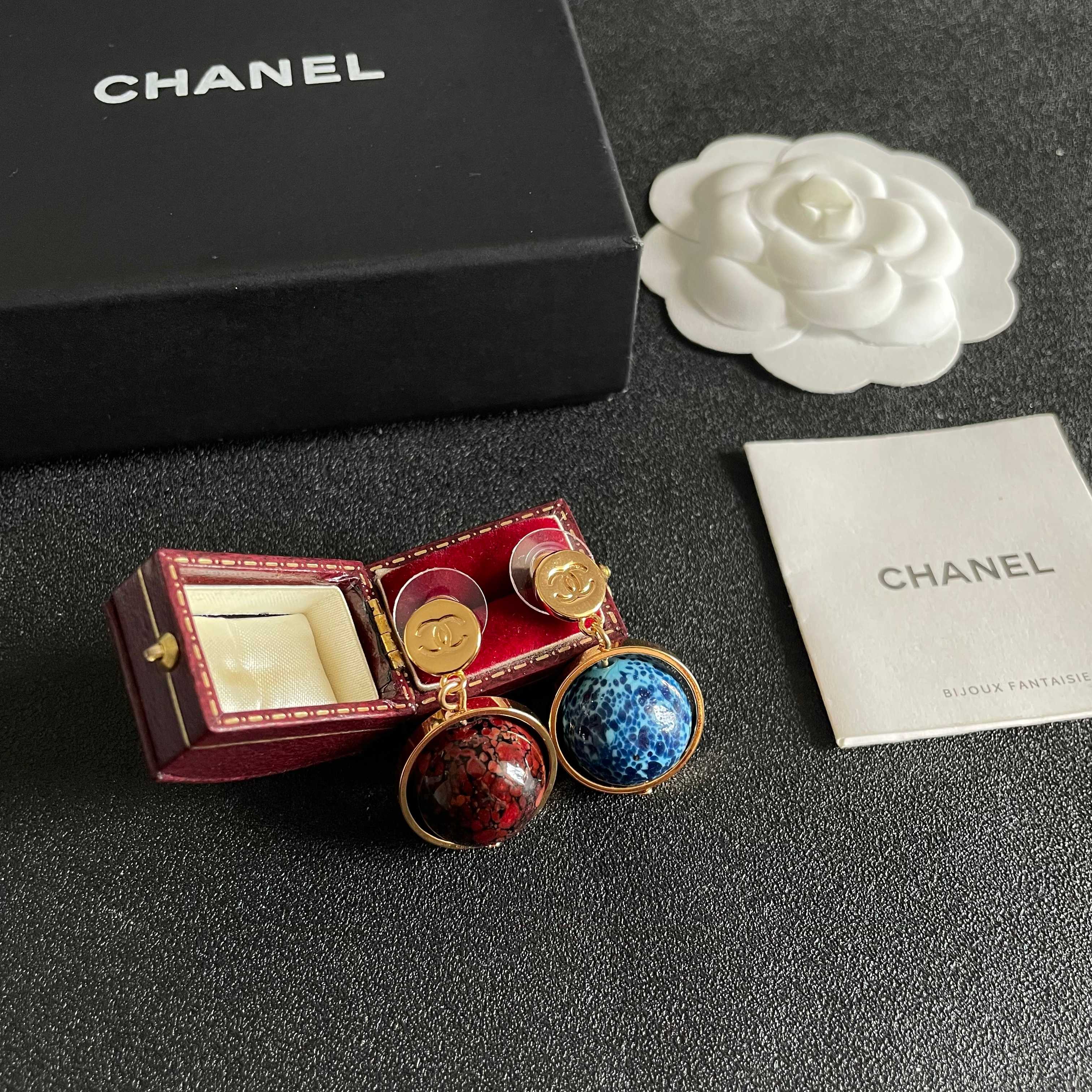 Chanel香奈儿 中古 双C耳钉👀小香家的款式真心无需多介绍😘🎶每一款都超好看，精致大方，非常显气质