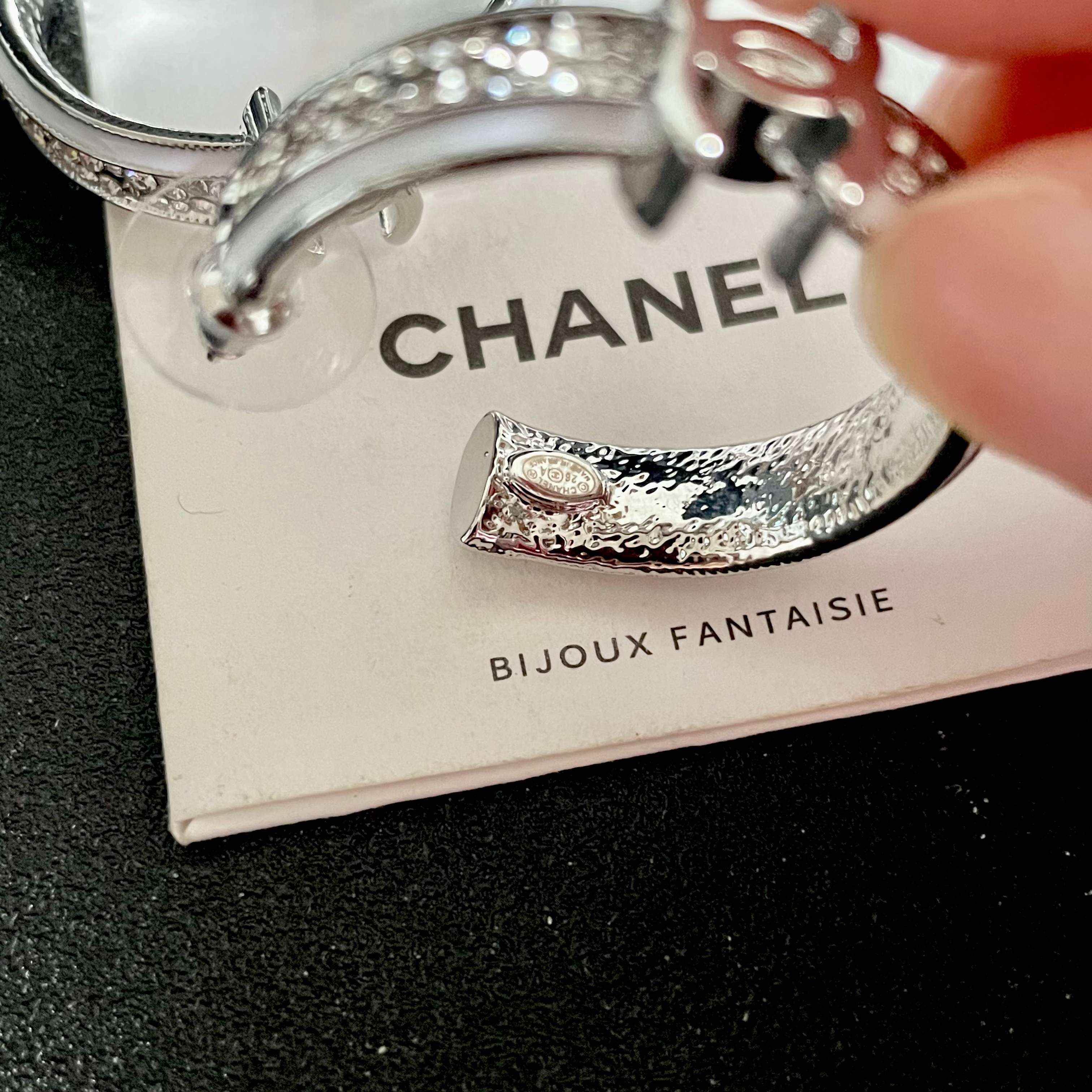 Chanel香奈儿 中古 双C耳钉👀小香家的款式真心无需多介绍😘🎶每一款都超好看，精致大方，非常显气质