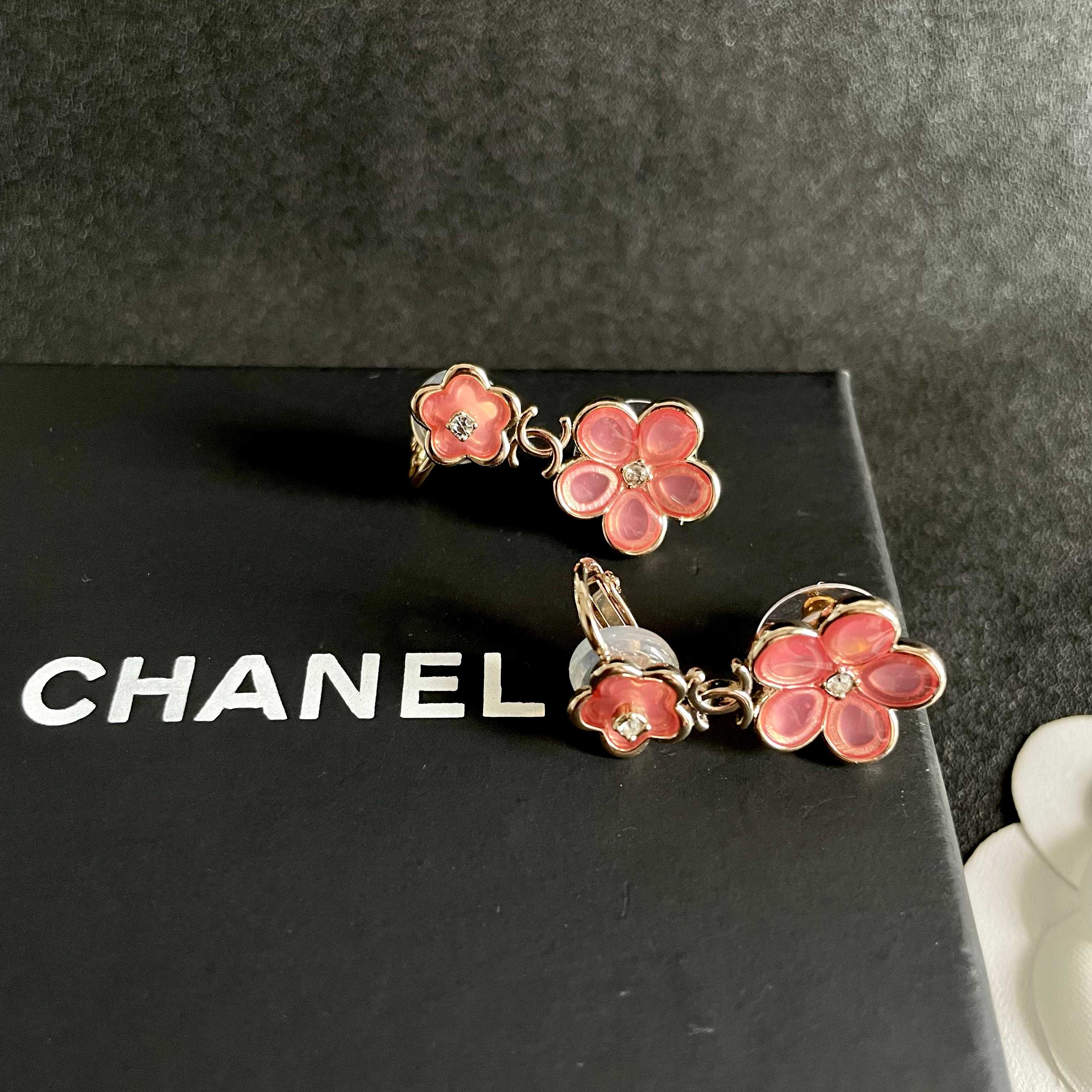 Chanel香奈儿 中古 双C耳钉👀小香家的款式真心无需多介绍😘🎶每一款都超好看，精致大方，非常显气质