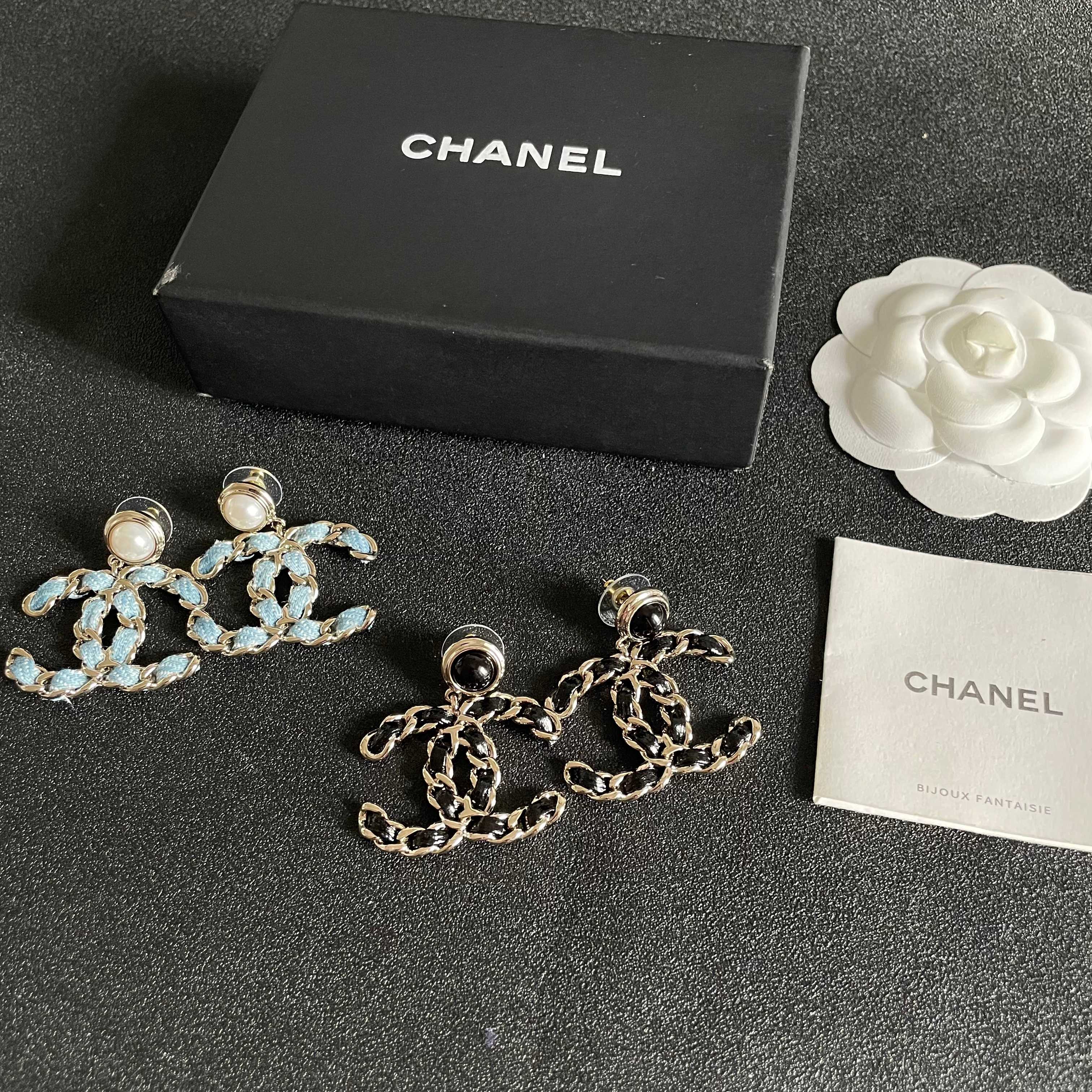 Chanel香奈儿 中古 双C耳钉👀小香家的款式真心无需多介绍😘🎶每一款都超好看，精致大方，非常显气质