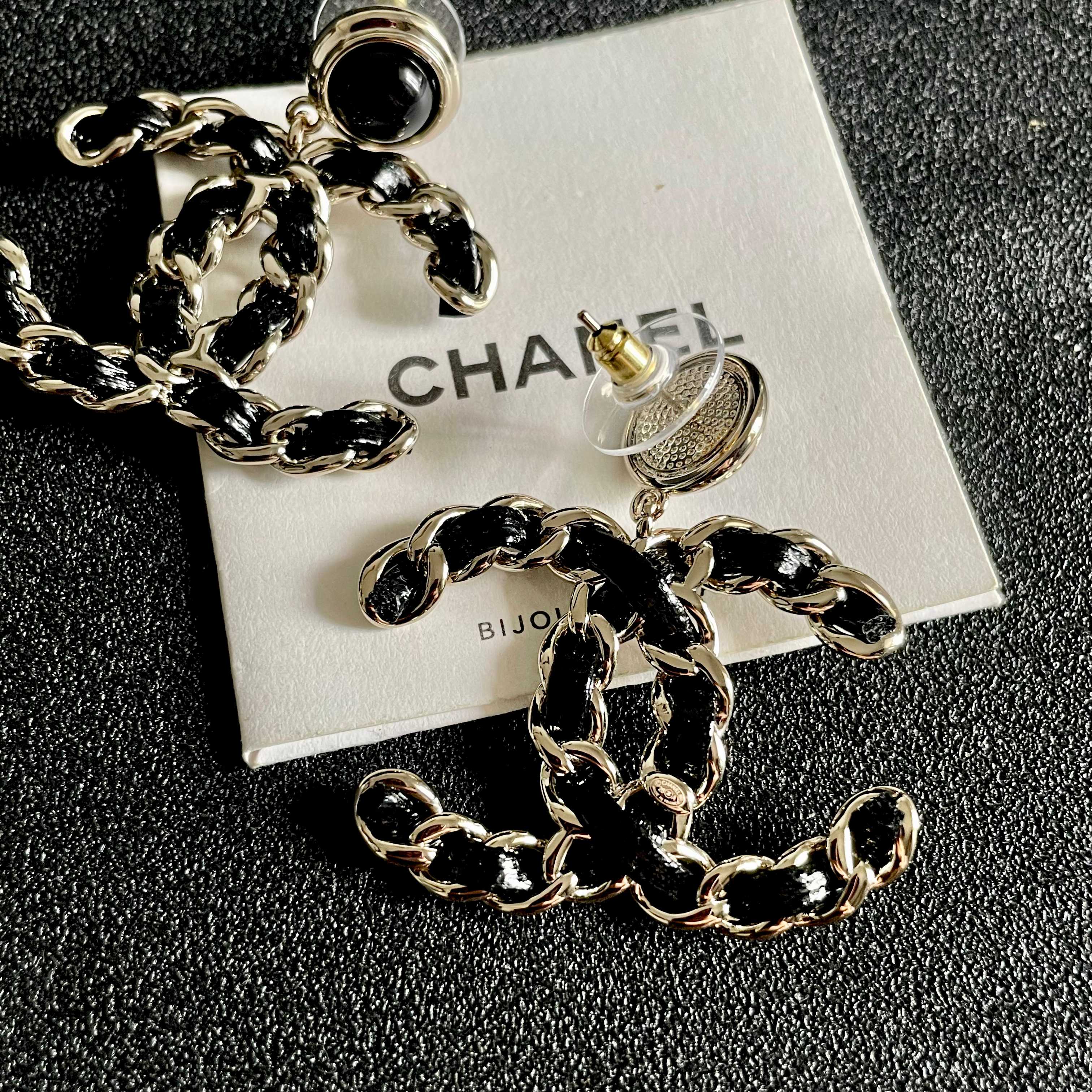 Chanel香奈儿 中古 双C耳钉👀小香家的款式真心无需多介绍😘🎶每一款都超好看，精致大方，非常显气质