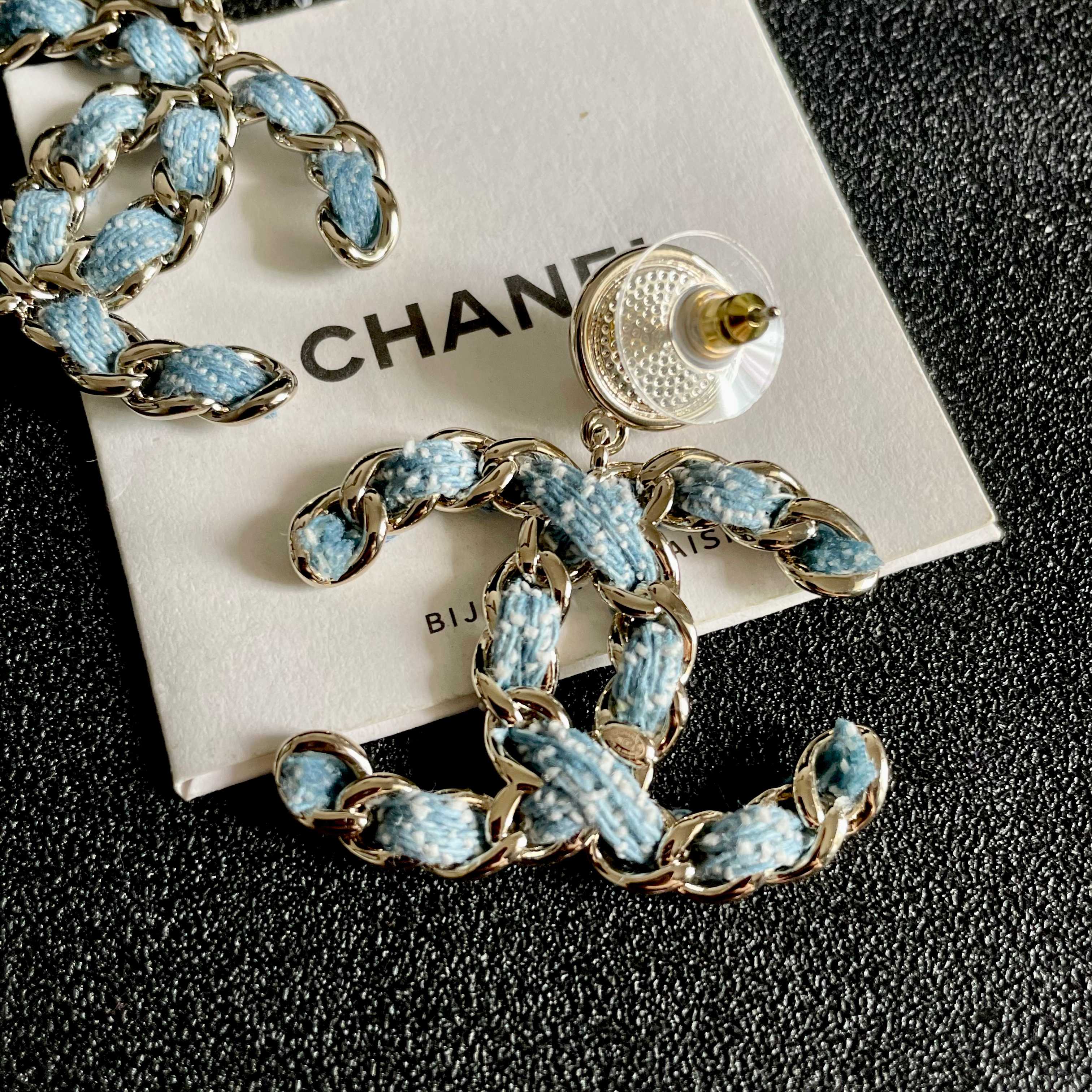 Chanel香奈儿 中古 双C耳钉👀小香家的款式真心无需多介绍😘🎶每一款都超好看，精致大方，非常显气质