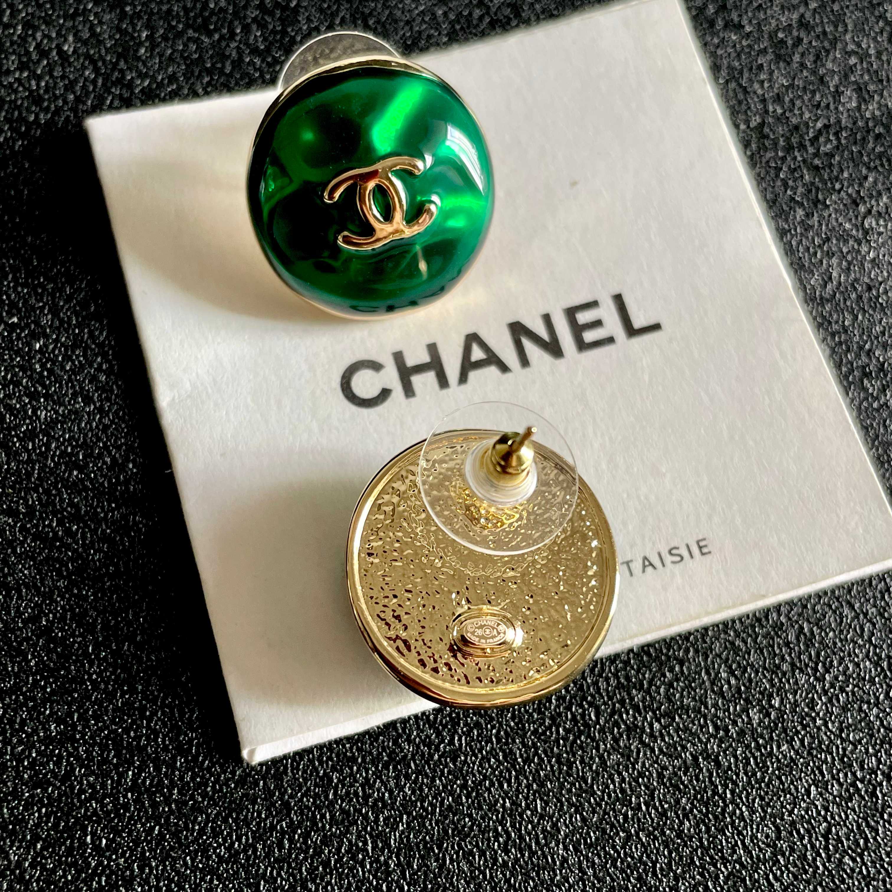 Chanel香奈儿 中古 双C耳钉👀小香家的款式真心无需多介绍😘🎶每一款都超好看，精致大方，非常显气质
