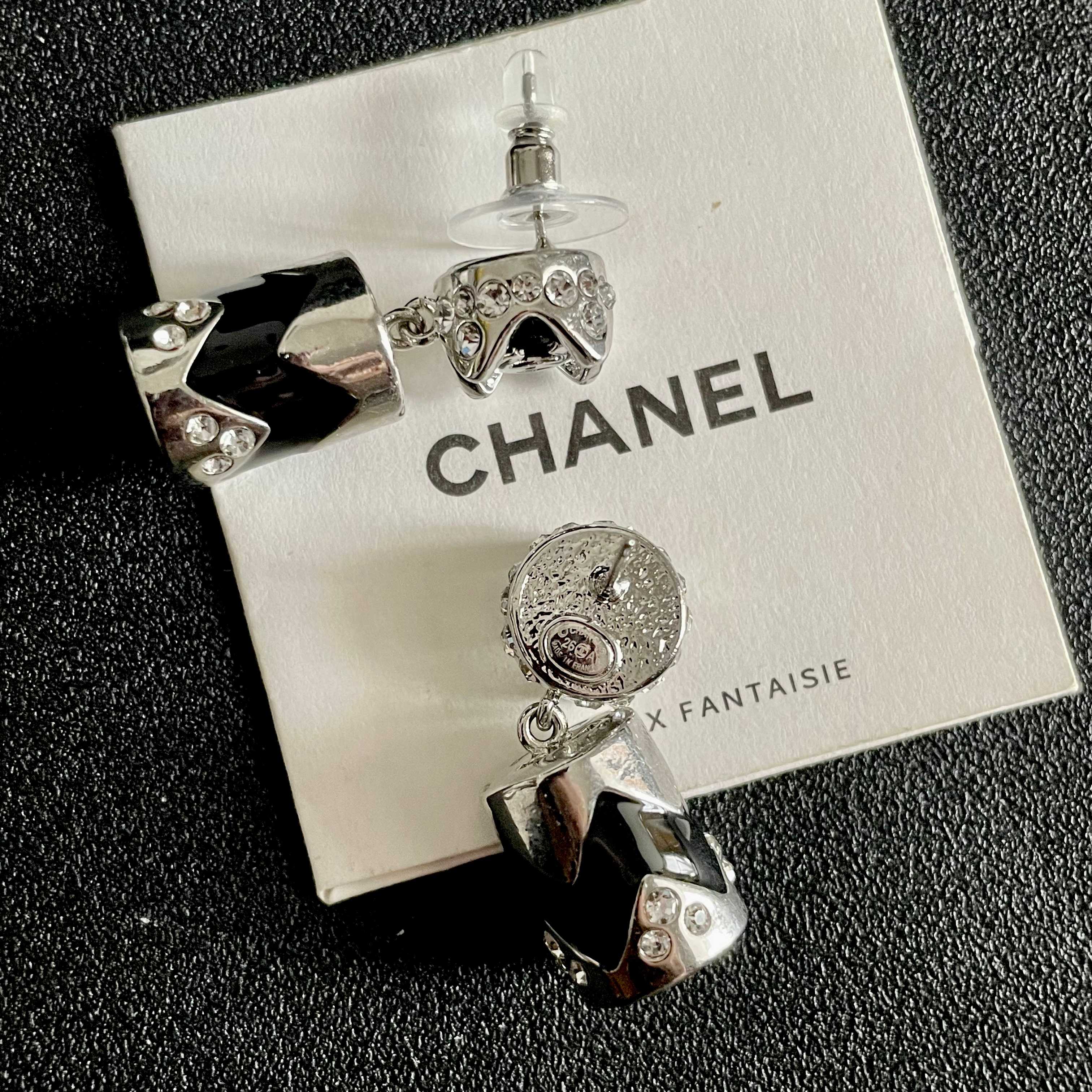 Chanel香奈儿 中古 双C耳钉👀小香家的款式真心无需多介绍😘🎶每一款都超好看，精致大方，非常显气质