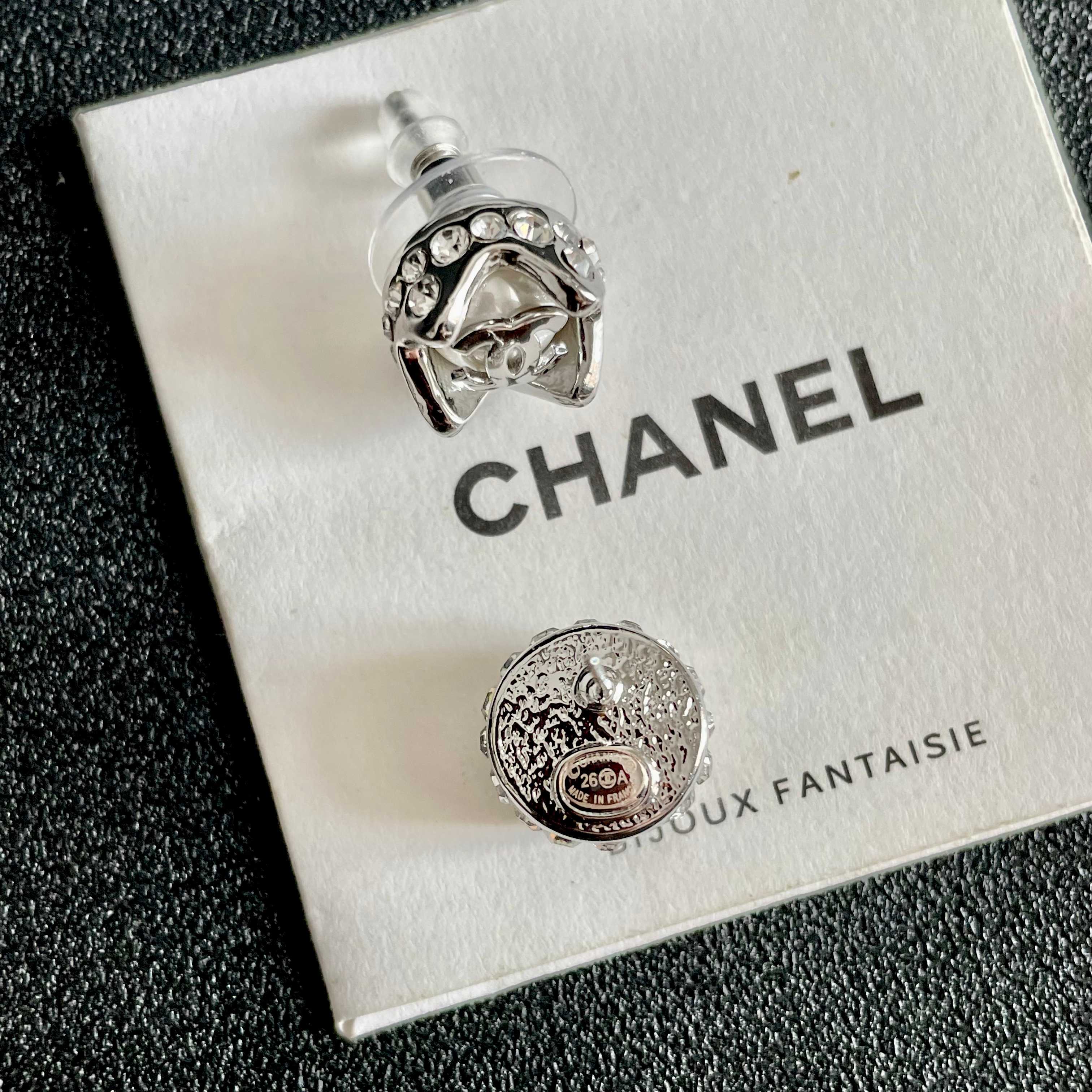 Chanel香奈儿 中古 双C耳钉👀小香家的款式真心无需多介绍😘🎶每一款都超好看，精致大方，非常显气质