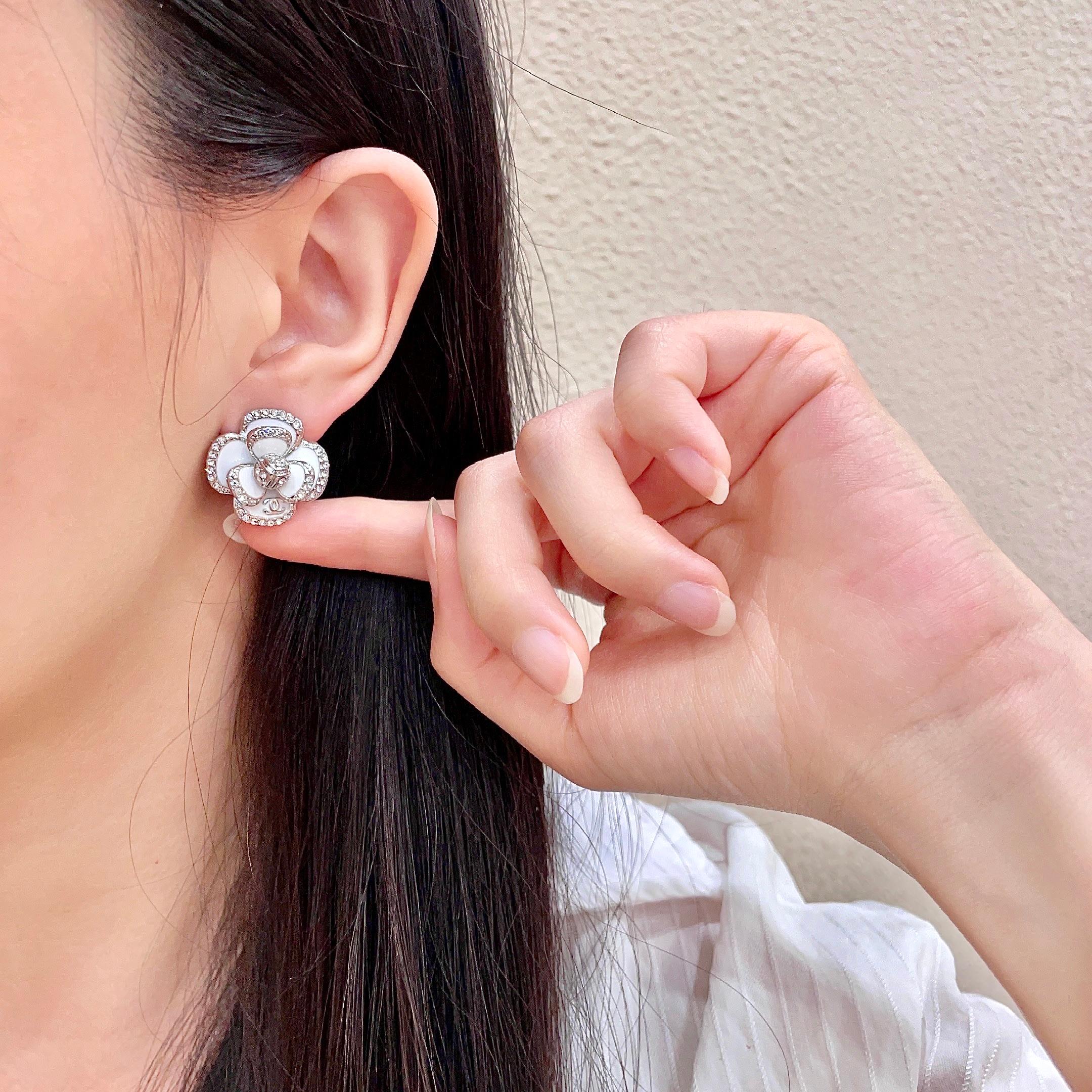 Chanel香奈儿 中古 双C耳钉👀小香家的款式真心无需多介绍😘🎶每一款都超好看，精致大方，非常显气质