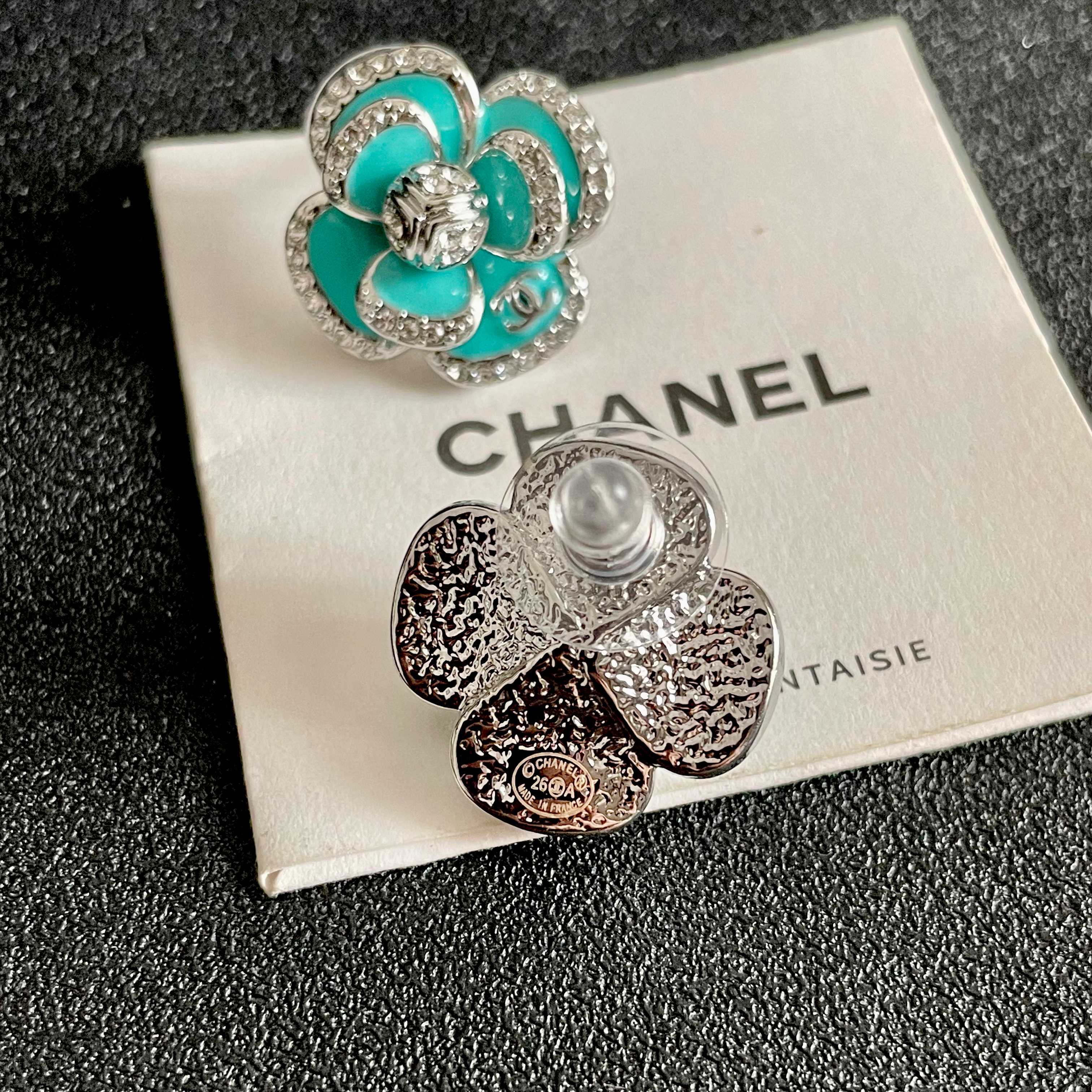 Chanel香奈儿 中古 双C耳钉👀小香家的款式真心无需多介绍😘🎶每一款都超好看，精致大方，非常显气质