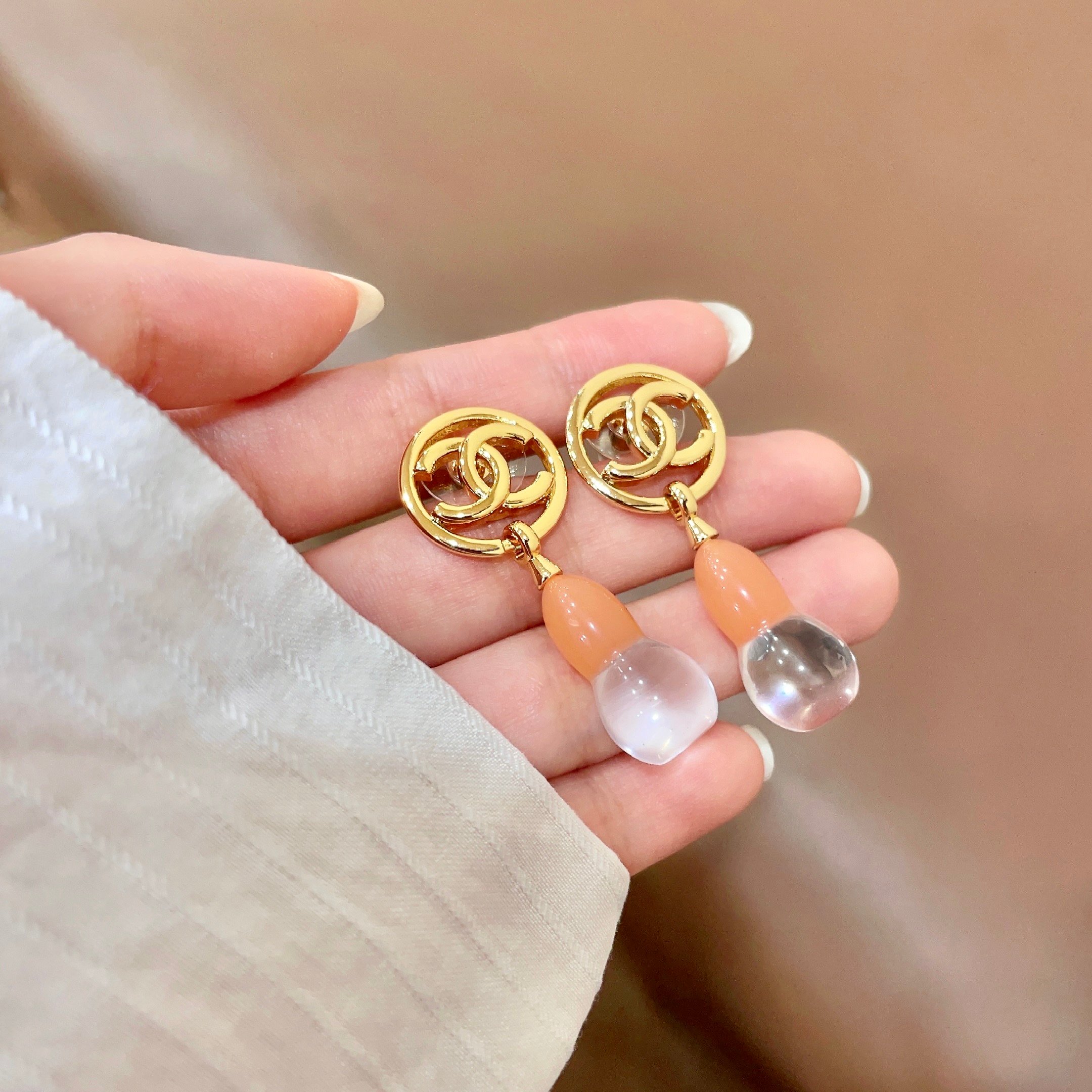 Chanel香奈儿 中古 双C耳钉👀小香家的款式真心无需多介绍😘🎶每一款都超好看，精致大方，非常显气质