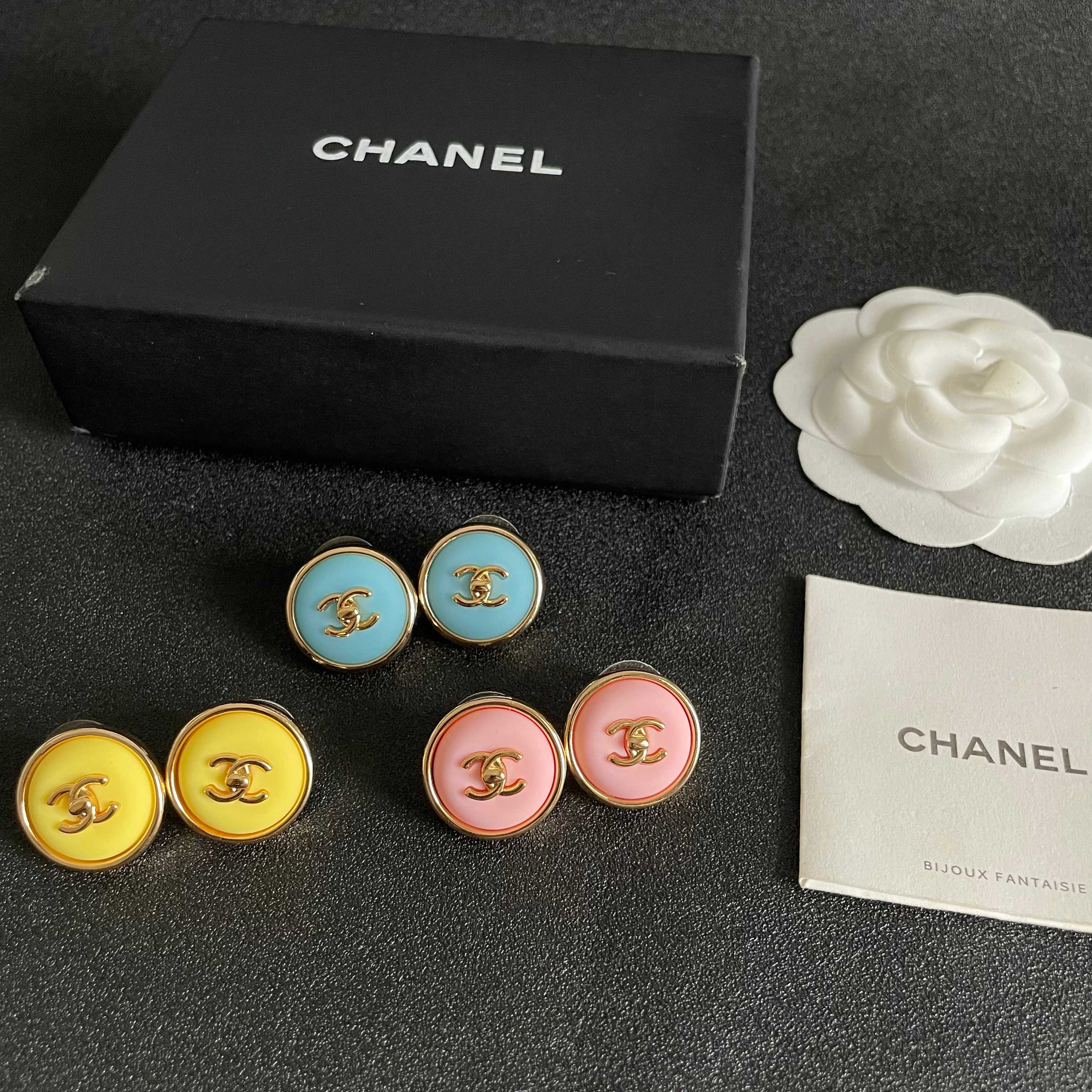 Chanel香奈儿 中古 双C耳钉👀小香家的款式真心无需多介绍😘🎶每一款都超好看，精致大方，非常显气质