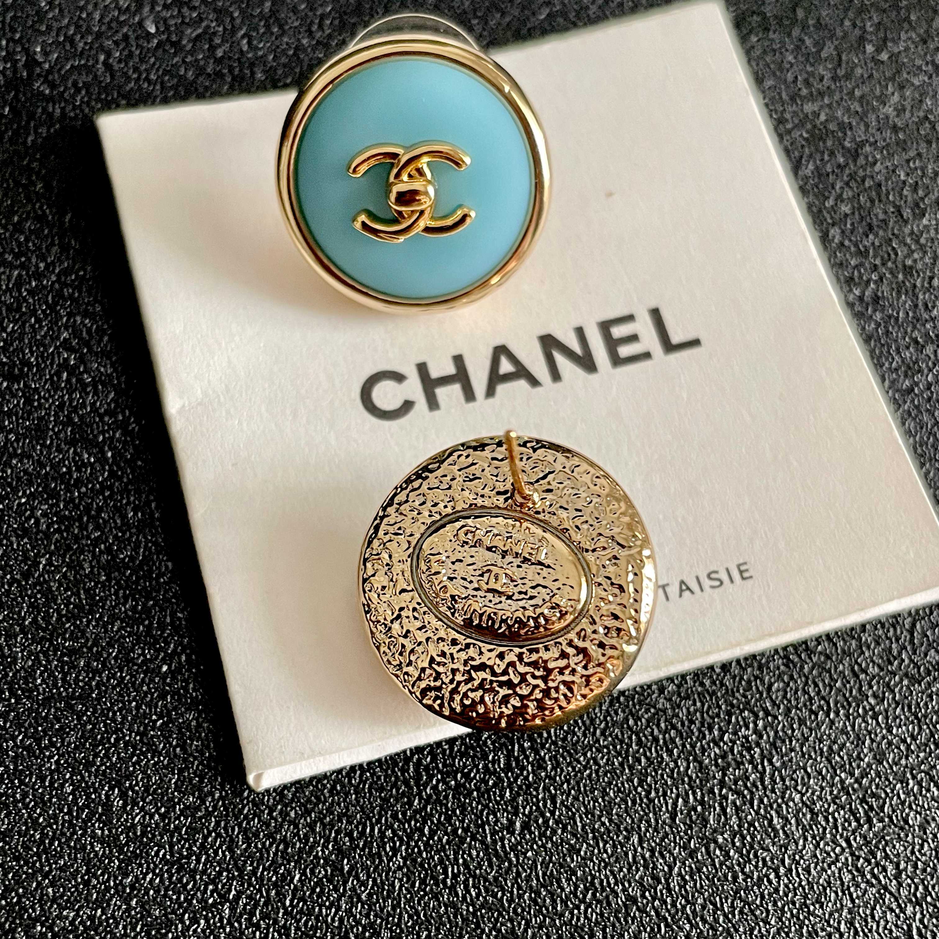 Chanel香奈儿 中古 双C耳钉👀小香家的款式真心无需多介绍😘🎶每一款都超好看，精致大方，非常显气质