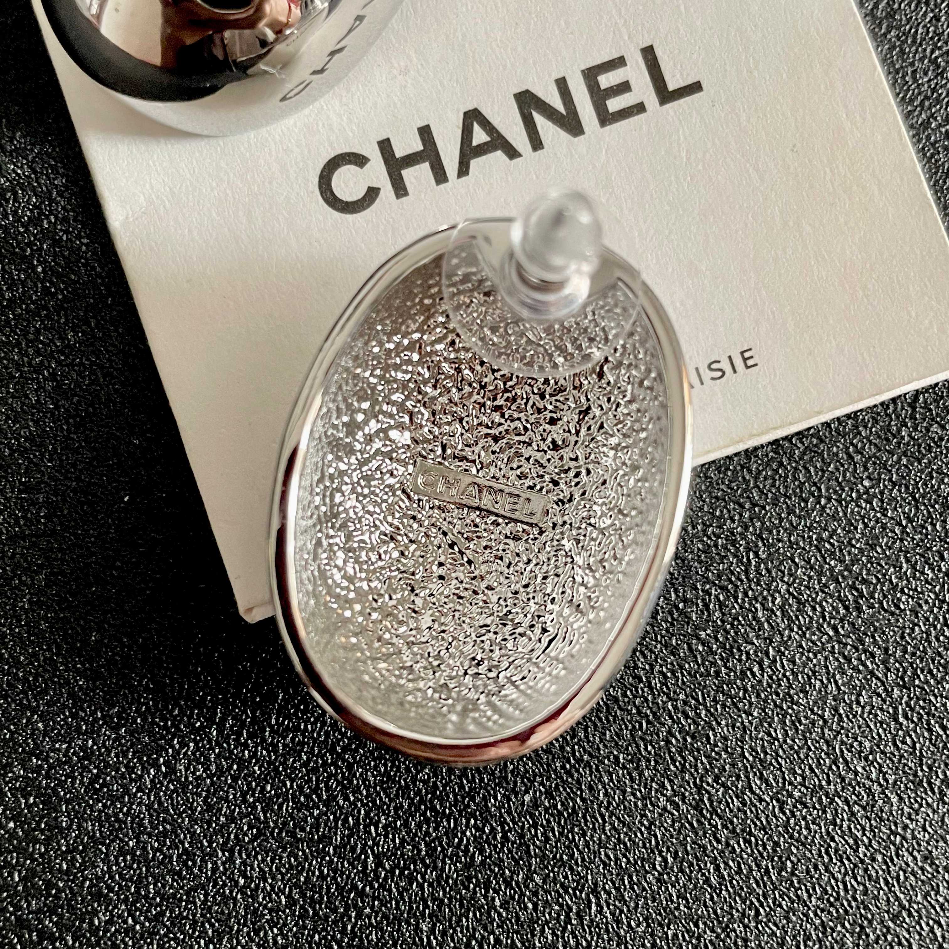 Chanel香奈儿 中古 双C耳钉👀小香家的款式真心无需多介绍😘🎶每一款都超好看，精致大方，非常显气质