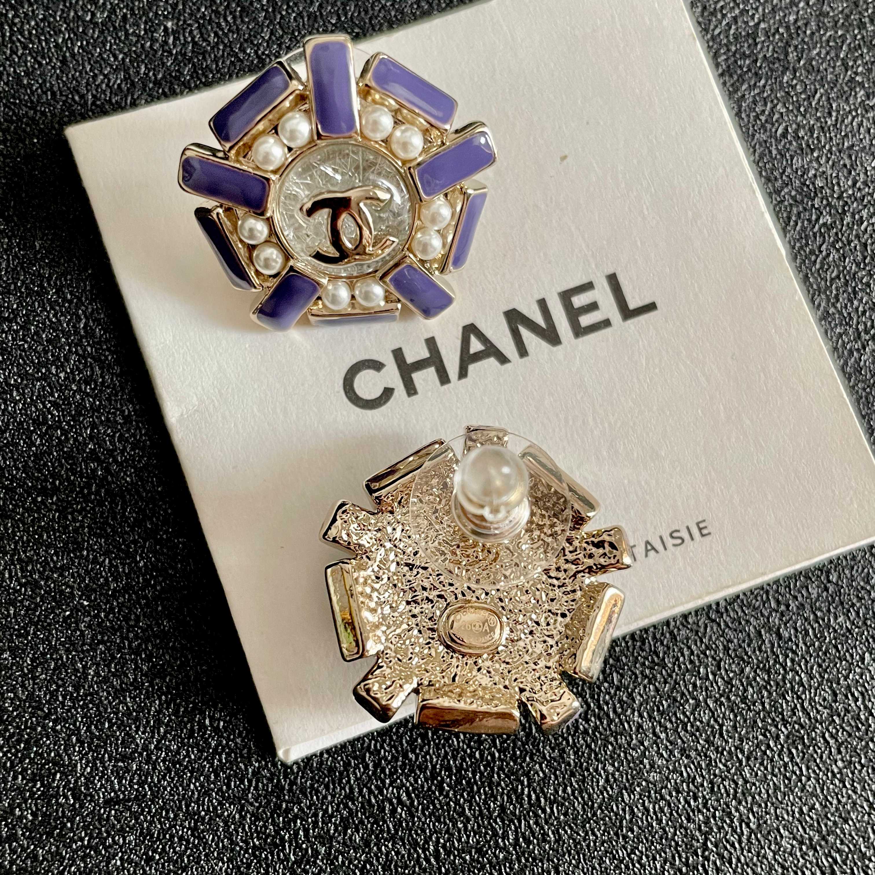 Chanel香奈儿 中古 双C耳钉👀小香家的款式真心无需多介绍😘🎶每一款都超好看，精致大方，非常显气质