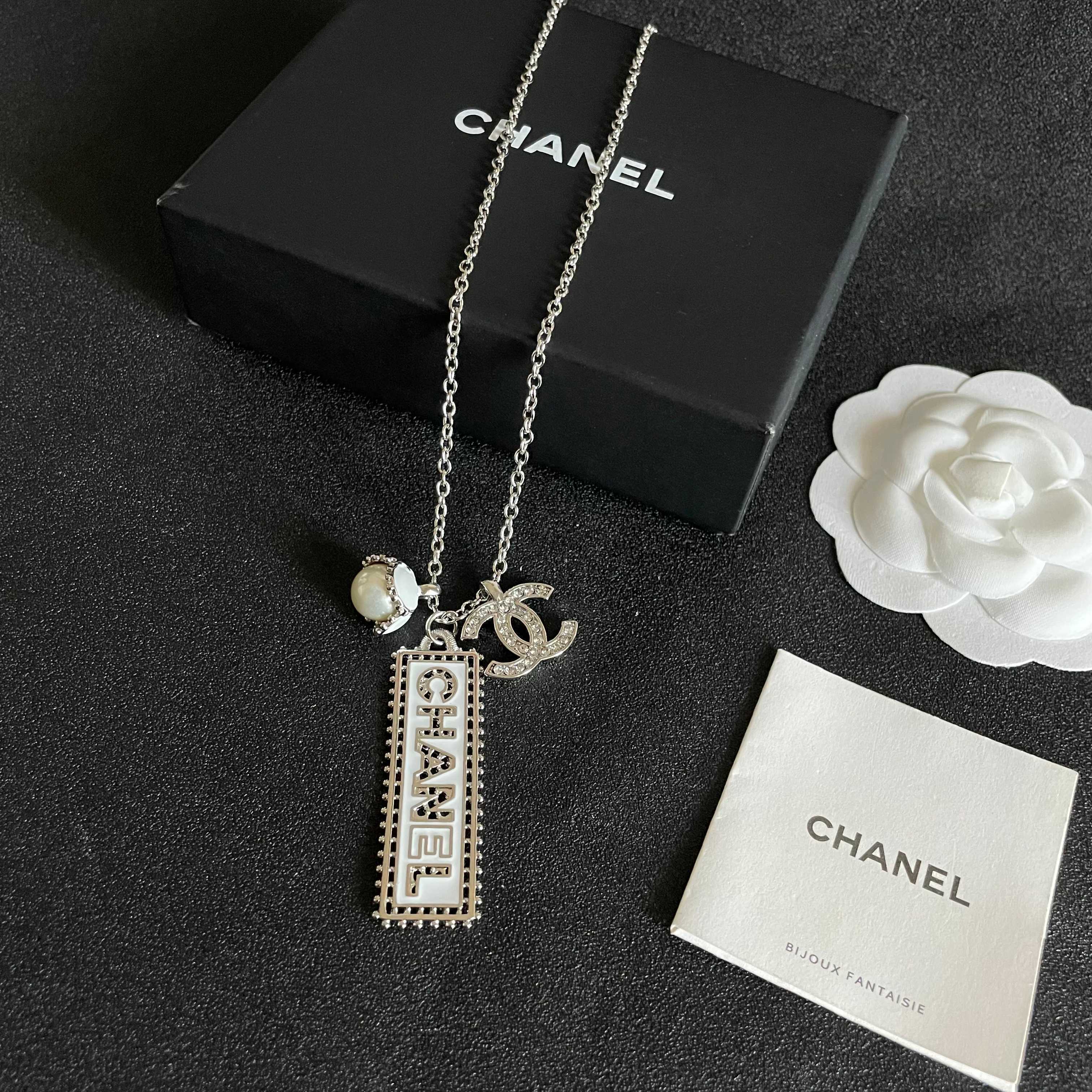 Chanel香奈儿 中古 项链👀小香家的款式真心无需多介绍😘🎶每一款都超好看，精致大方，非常显气质.