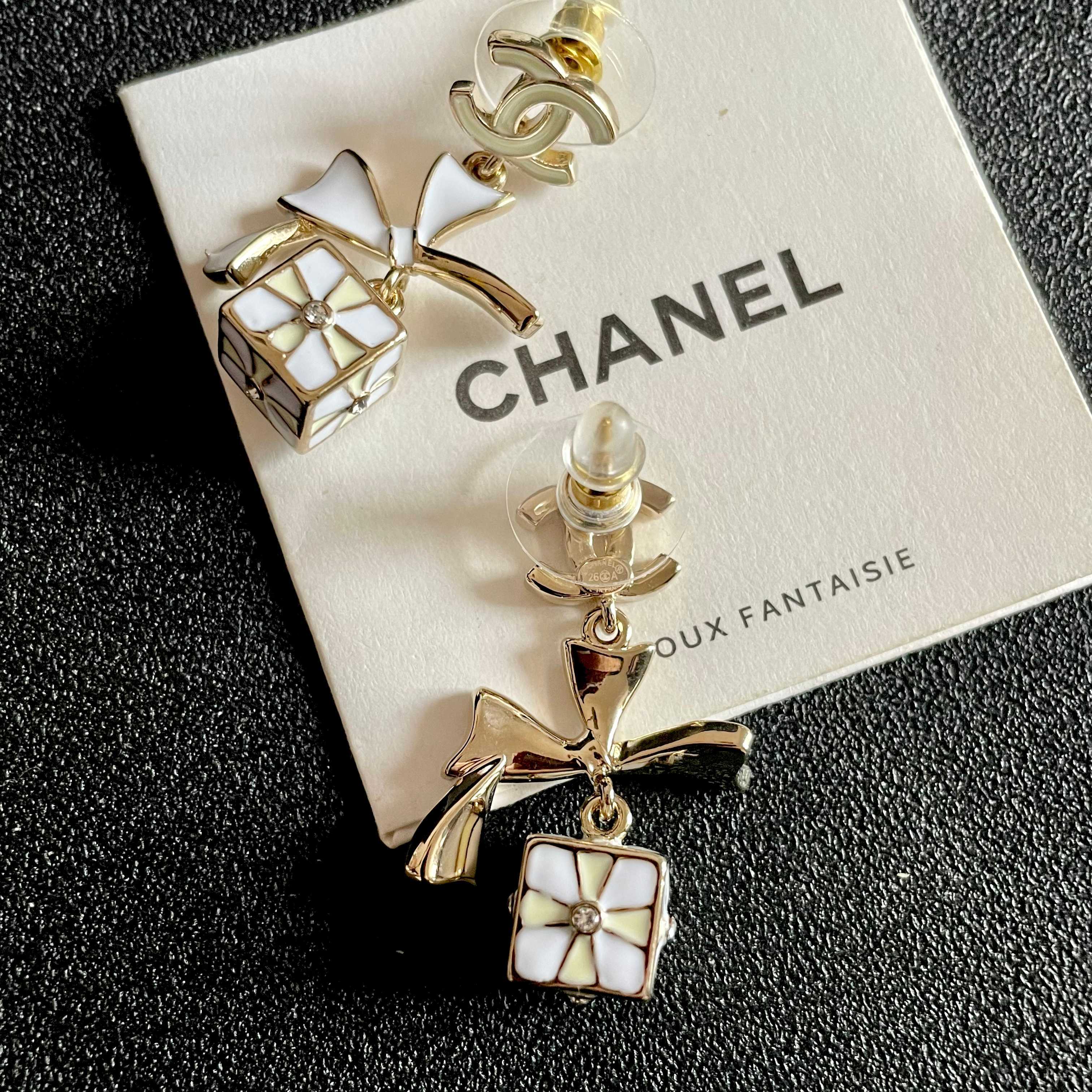 Chanel香奈儿 中古 耳钉👀小香家的款式真心无需多介绍😘🎶每一款都超好看，精致大方，非常显气质
