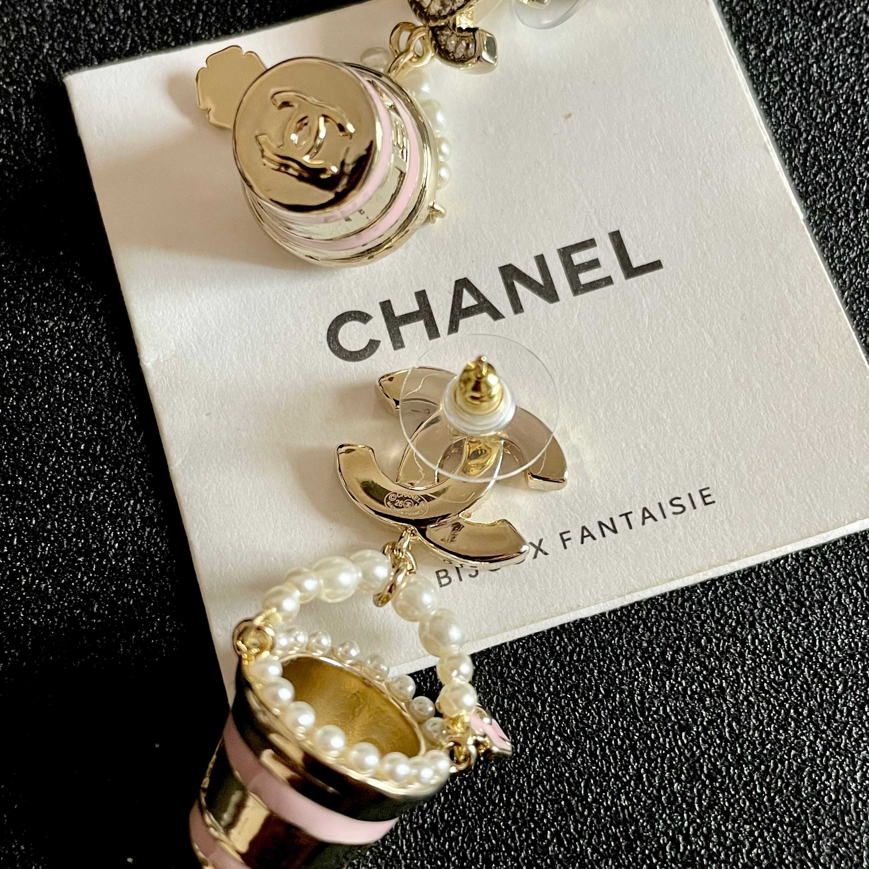 Chanel香奈儿 中古 耳钉👀小香家的款式真心无需多介绍😘🎶每一款都超好看，精致大方，非常显气质