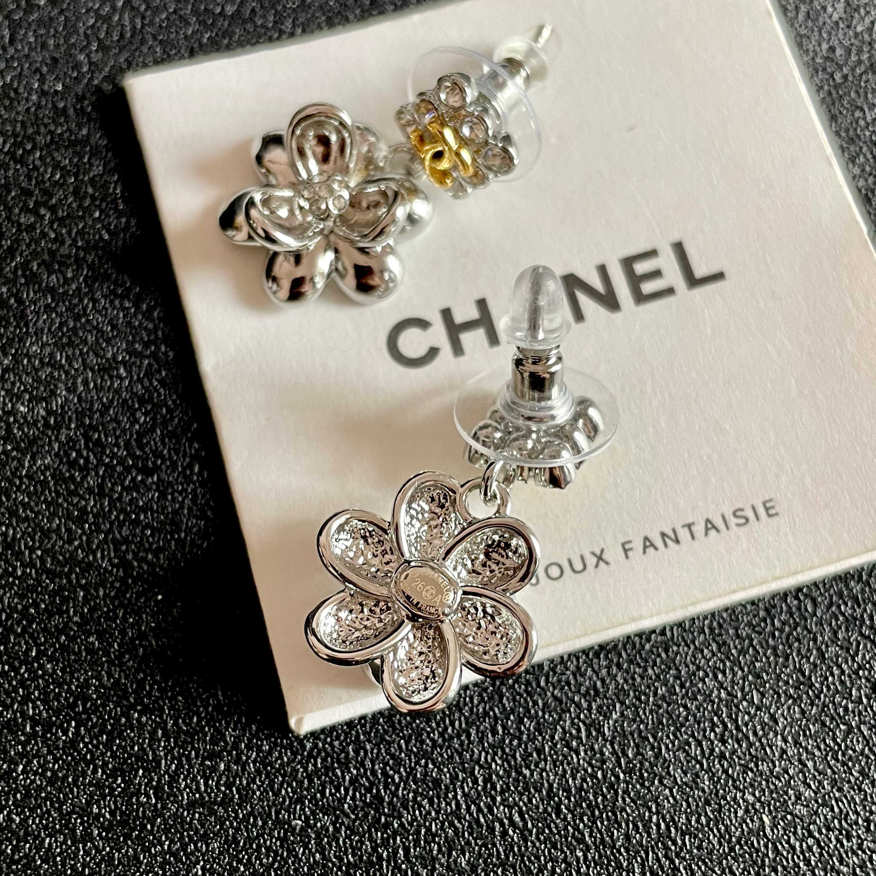 Chanel香奈儿 中古 耳钉👀小香家的款式真心无需多介绍😘🎶每一款都超好看，精致大方，非常显气质