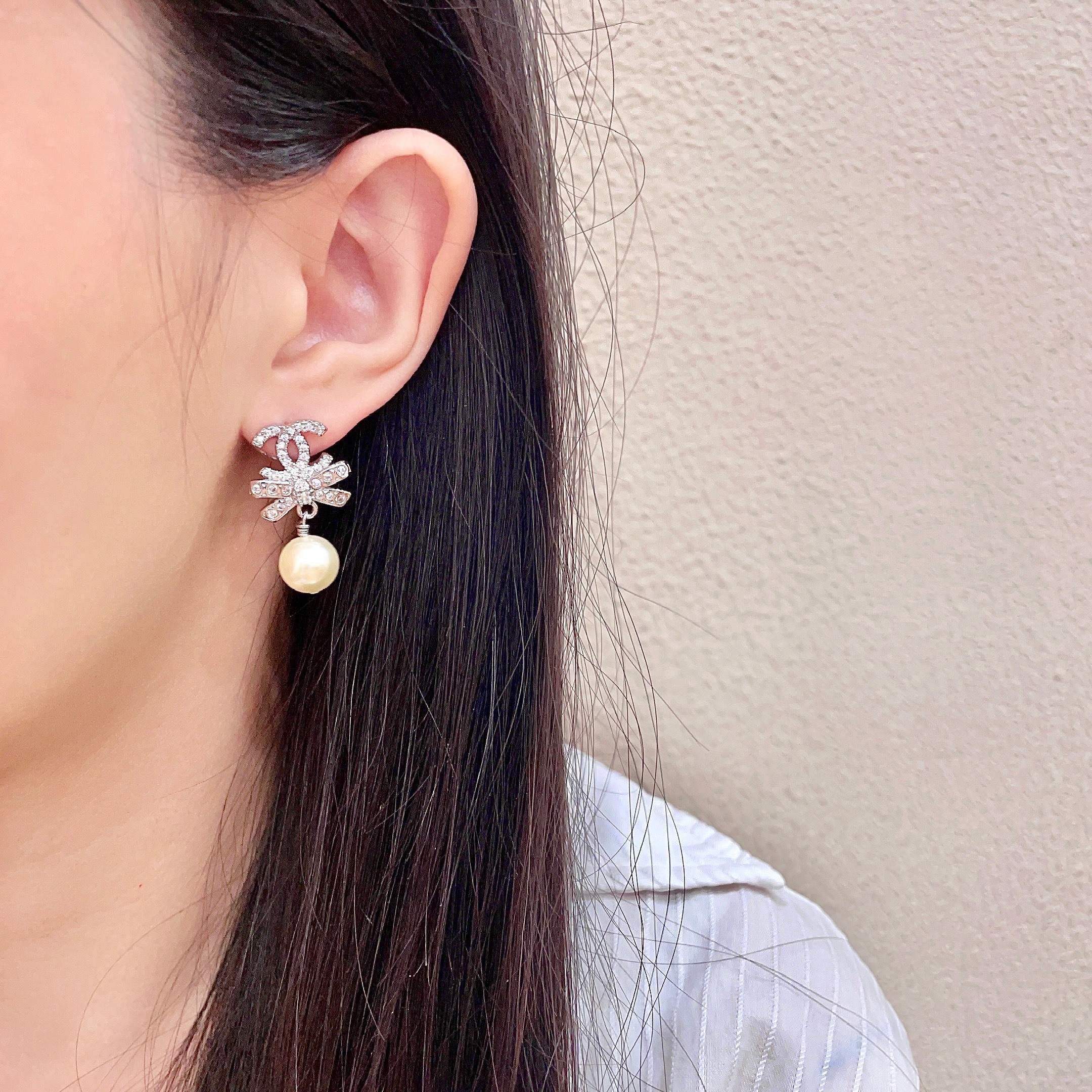 Chanel香奈儿 中古 耳钉👀小香家的款式真心无需多介绍😘🎶每一款都超好看，精致大方，非常显气质