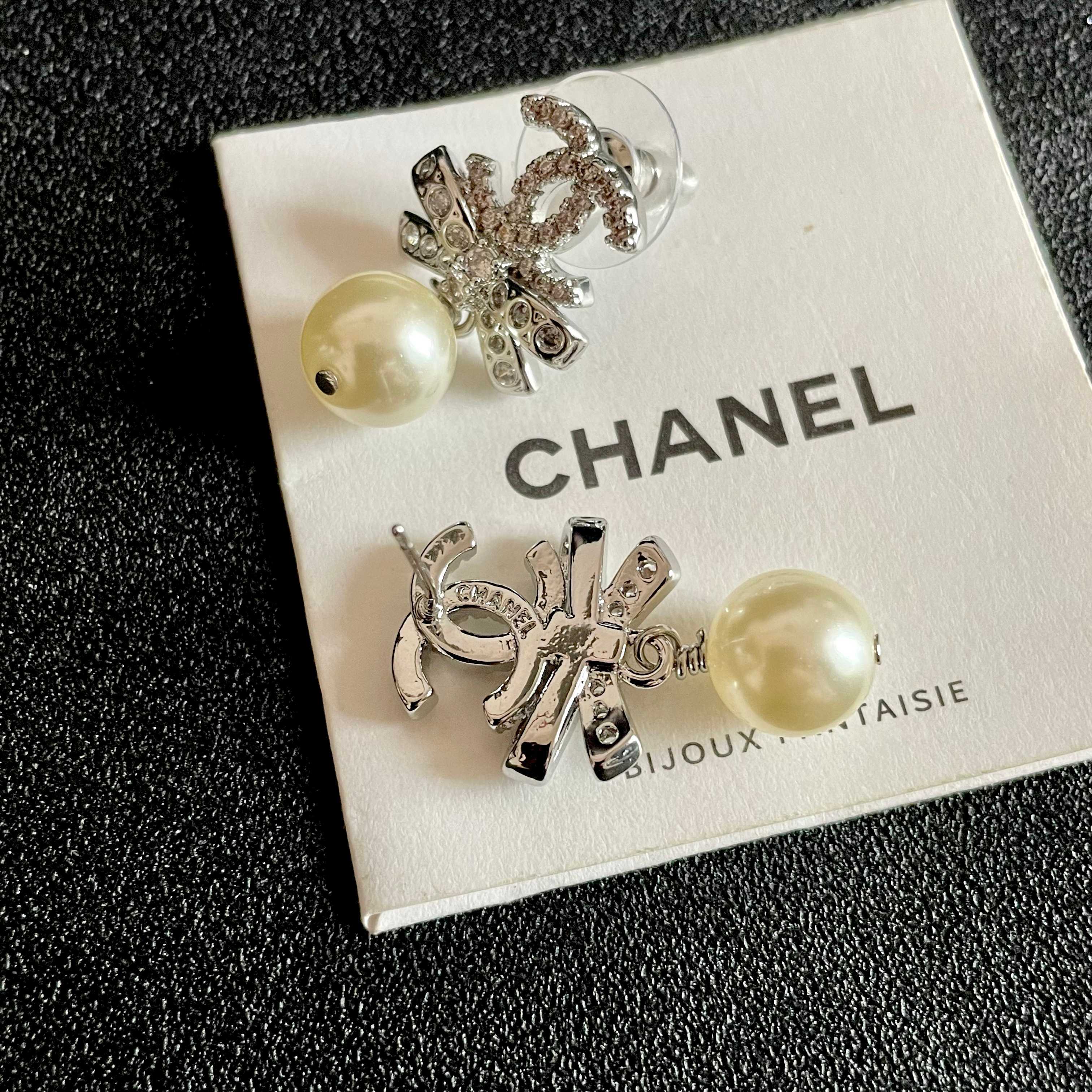 Chanel香奈儿 中古 耳钉👀小香家的款式真心无需多介绍😘🎶每一款都超好看，精致大方，非常显气质