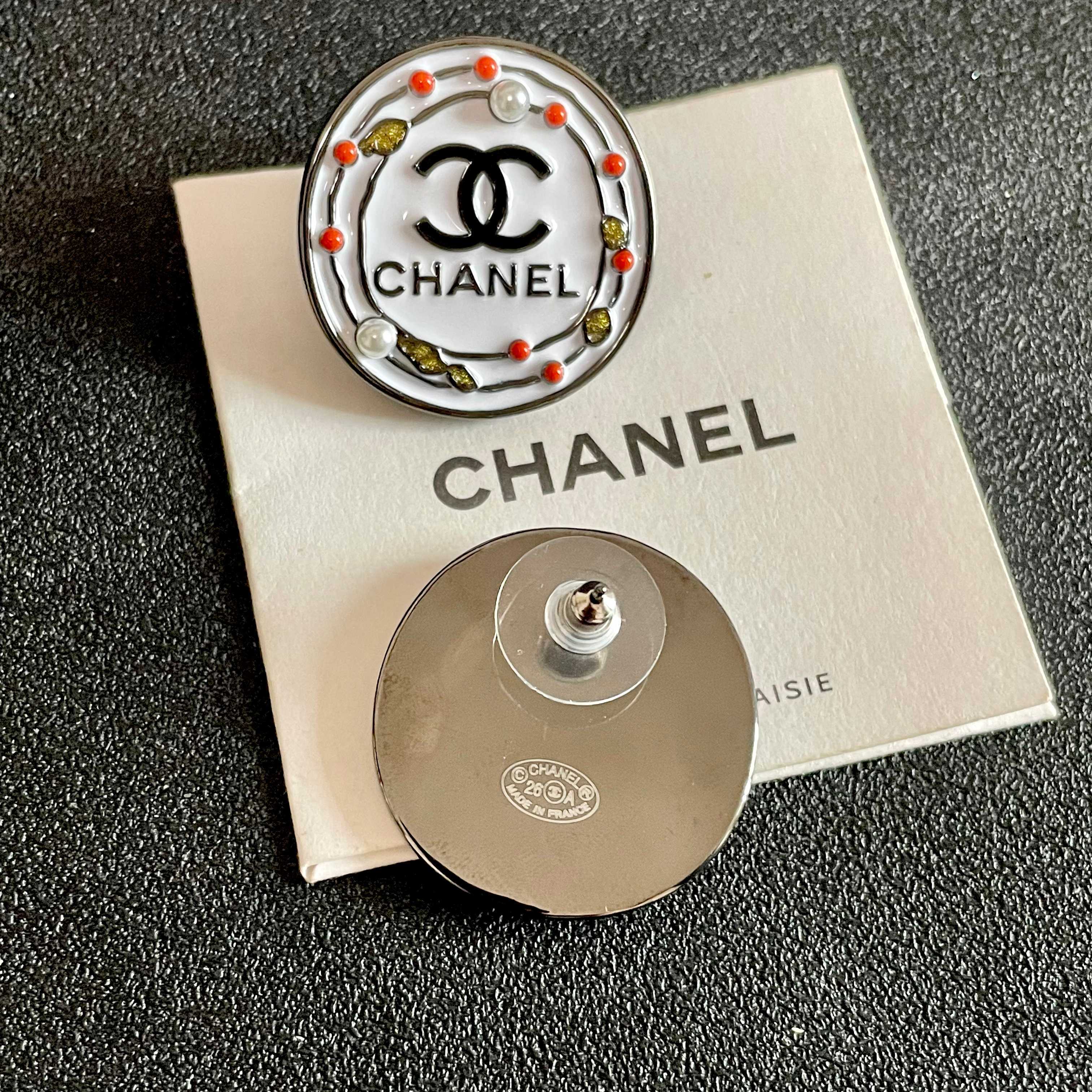 Chanel香奈儿 中古 耳钉👀小香家的款式真心无需多介绍😘🎶每一款都超好看，精致大方，非常显气质