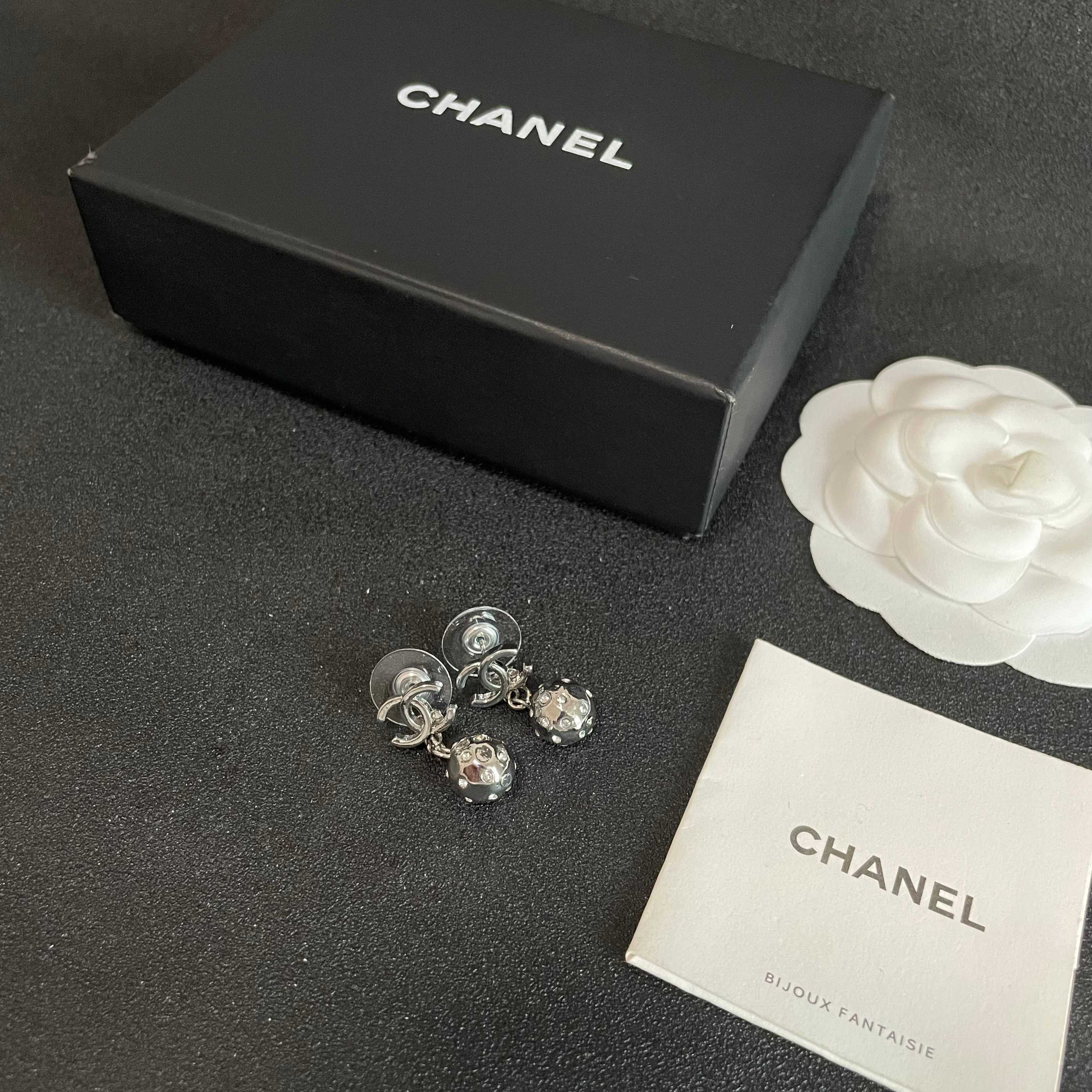 Chanel香奈儿 中古 双C耳钉👀小香家的款式真心无需多介绍😘🎶每一款都超好看，精致大方，非常显气质