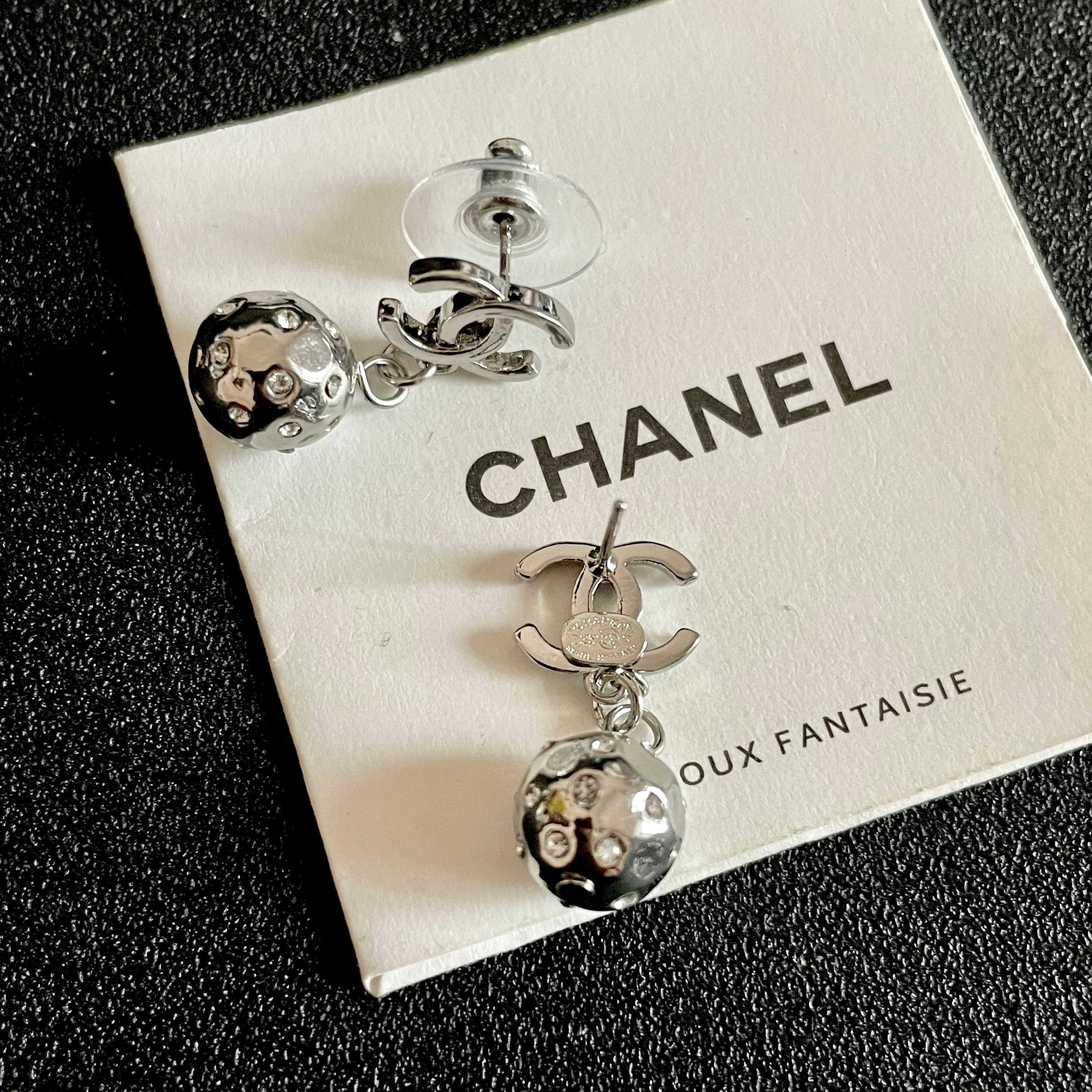 Chanel香奈儿 中古 双C耳钉👀小香家的款式真心无需多介绍😘🎶每一款都超好看，精致大方，非常显气质