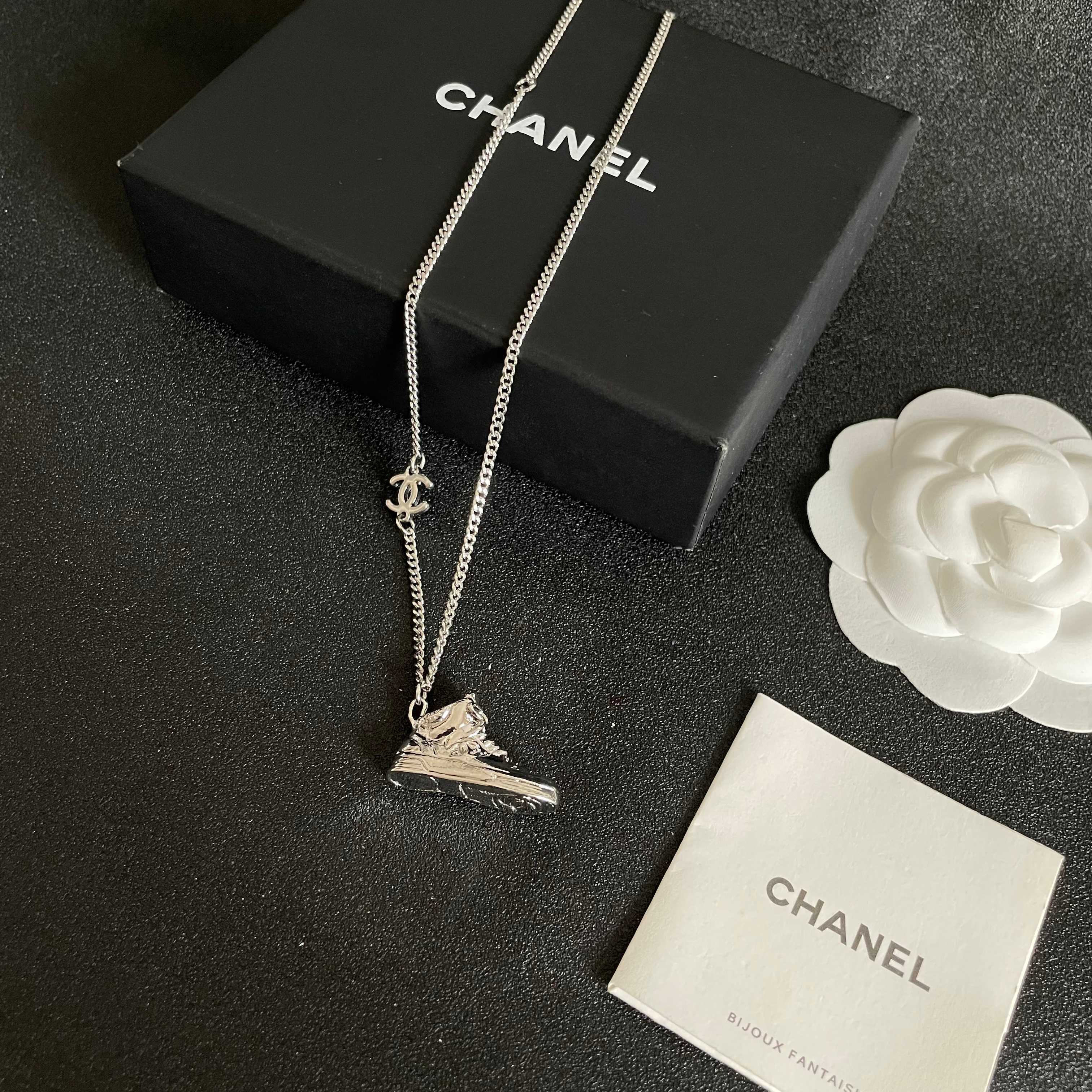 Chanel香奈儿 中古 项链👀小香家的款式真心无需多介绍😘🎶每一款都超好看，精致大方，非常显气质