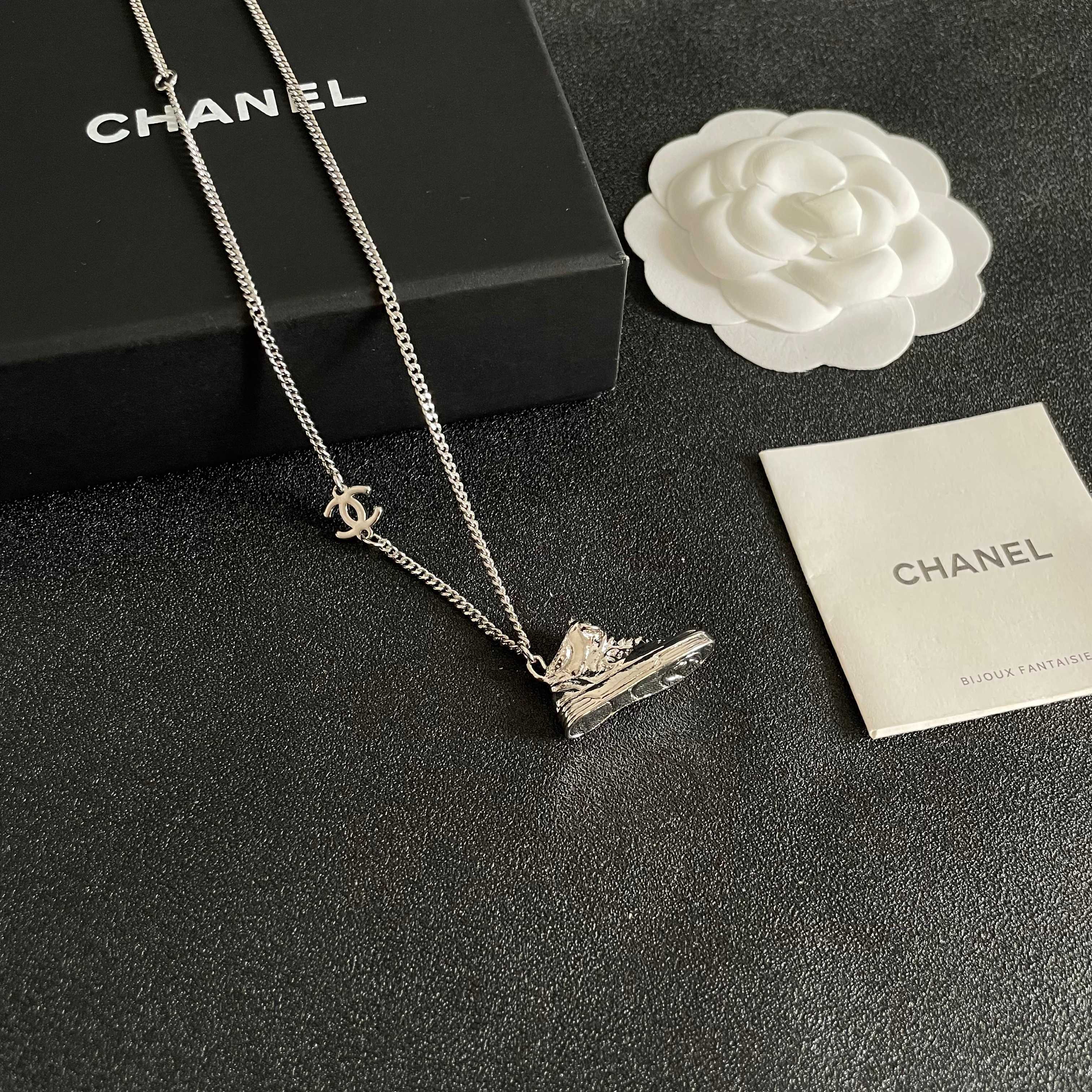 Chanel香奈儿 中古 项链👀小香家的款式真心无需多介绍😘🎶每一款都超好看，精致大方，非常显气质