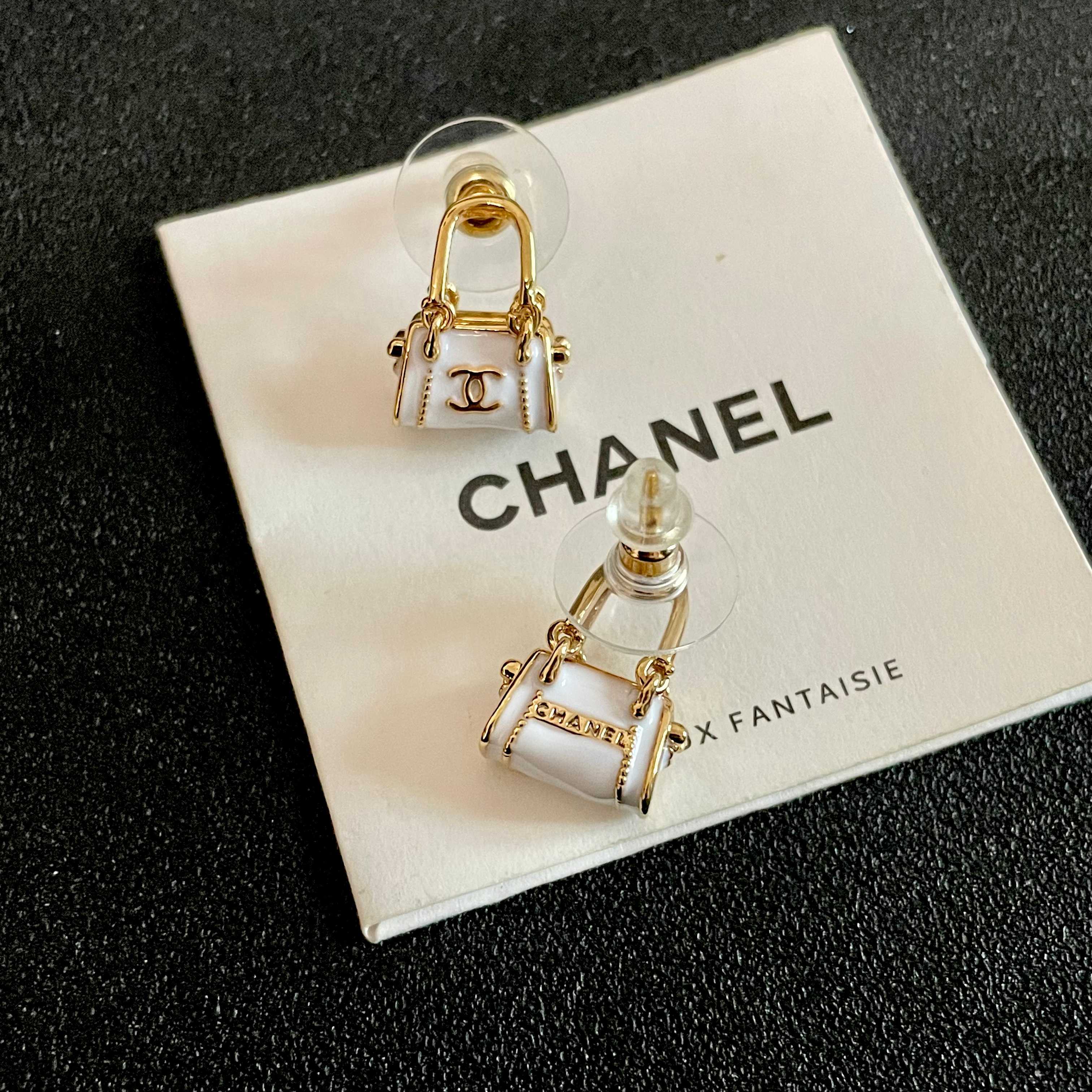 Chanel香奈儿 中古 耳钉👀小香家的款式真心无需多介绍😘🎶每一款都超好看，精致大方，非常显气质