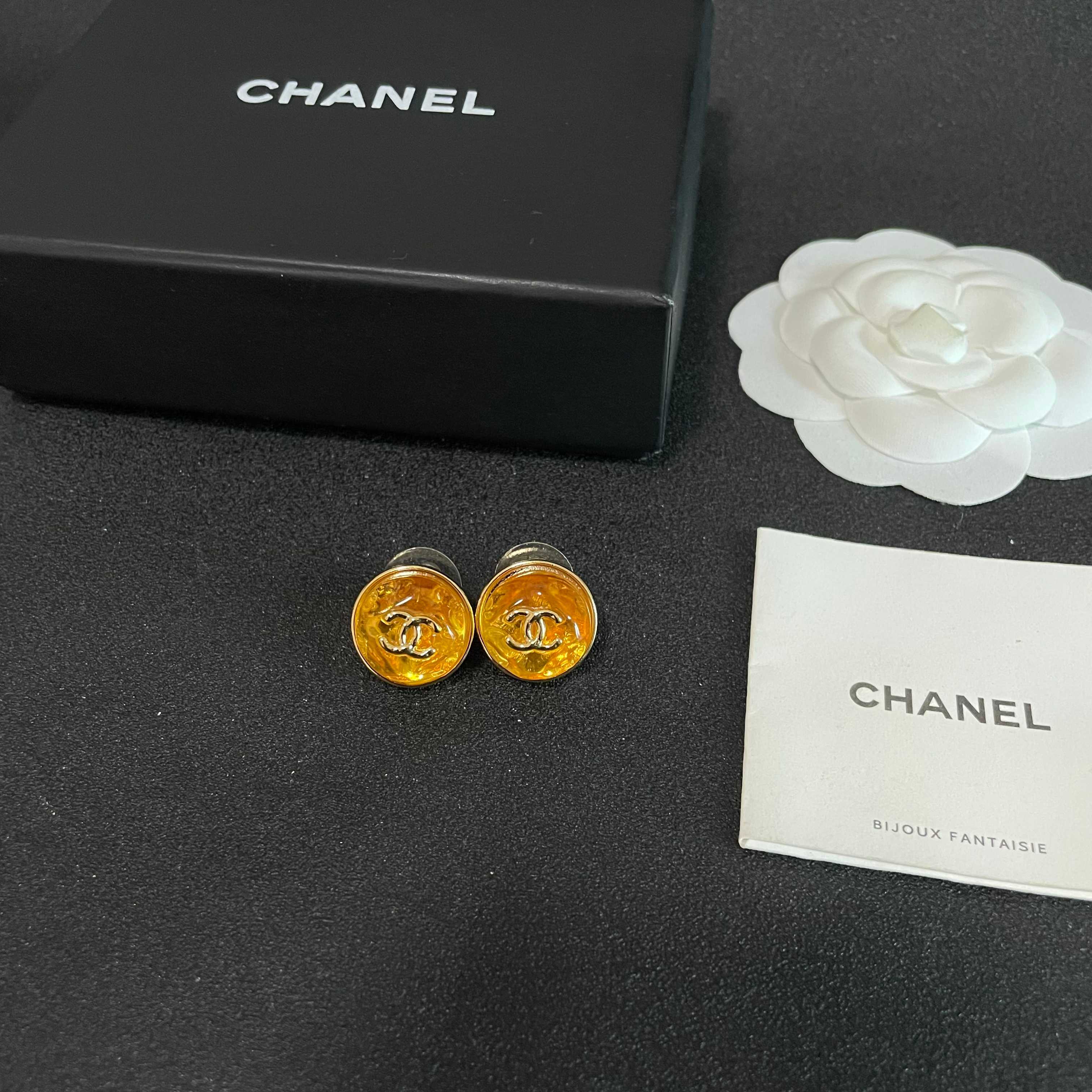 Chanel香奈儿 中古 耳钉👀小香家的款式真心无需多介绍😘🎶每一款都超好看，精致大方，非常显气质