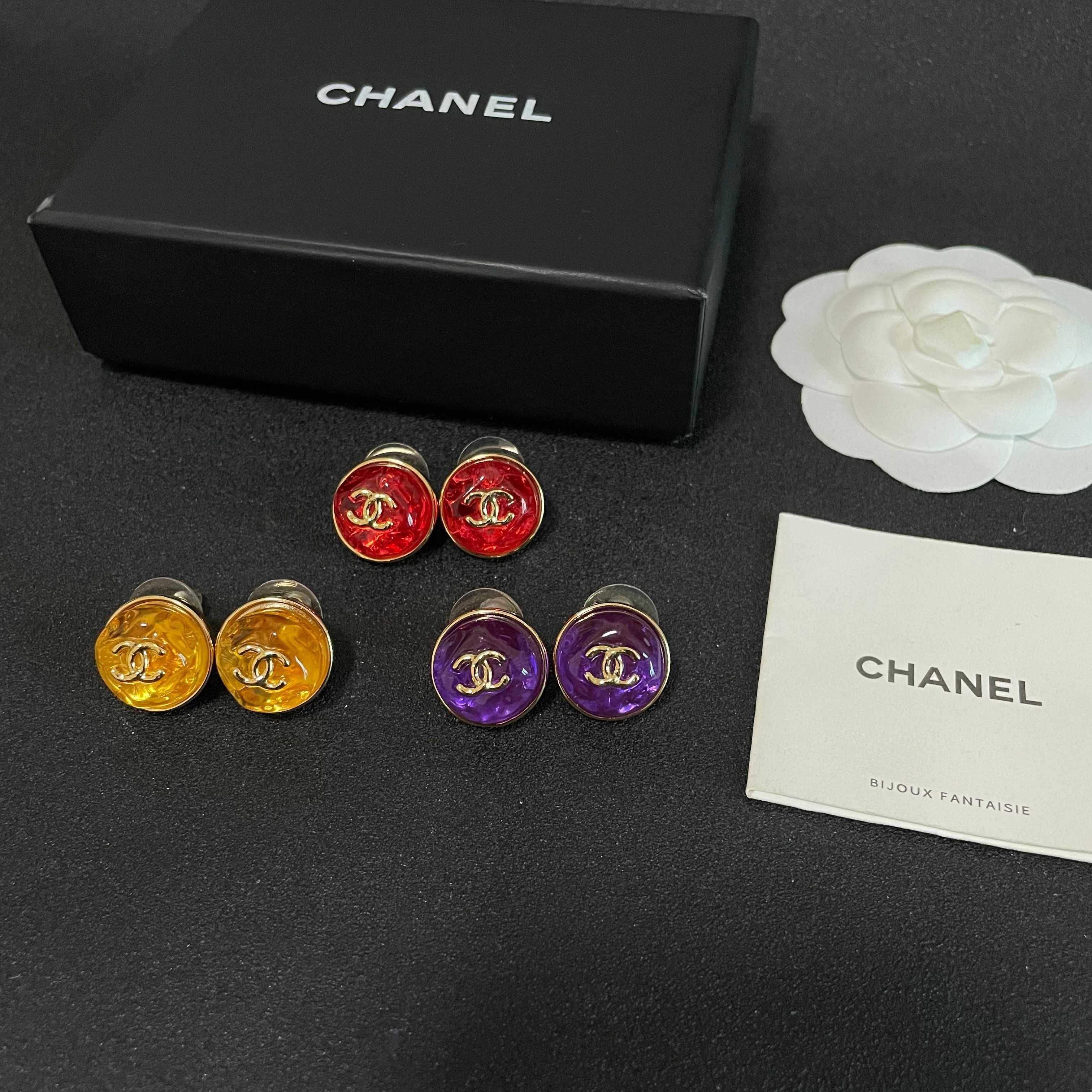 Chanel香奈儿 中古 耳钉👀小香家的款式真心无需多介绍😘🎶每一款都超好看，精致大方，非常显气质