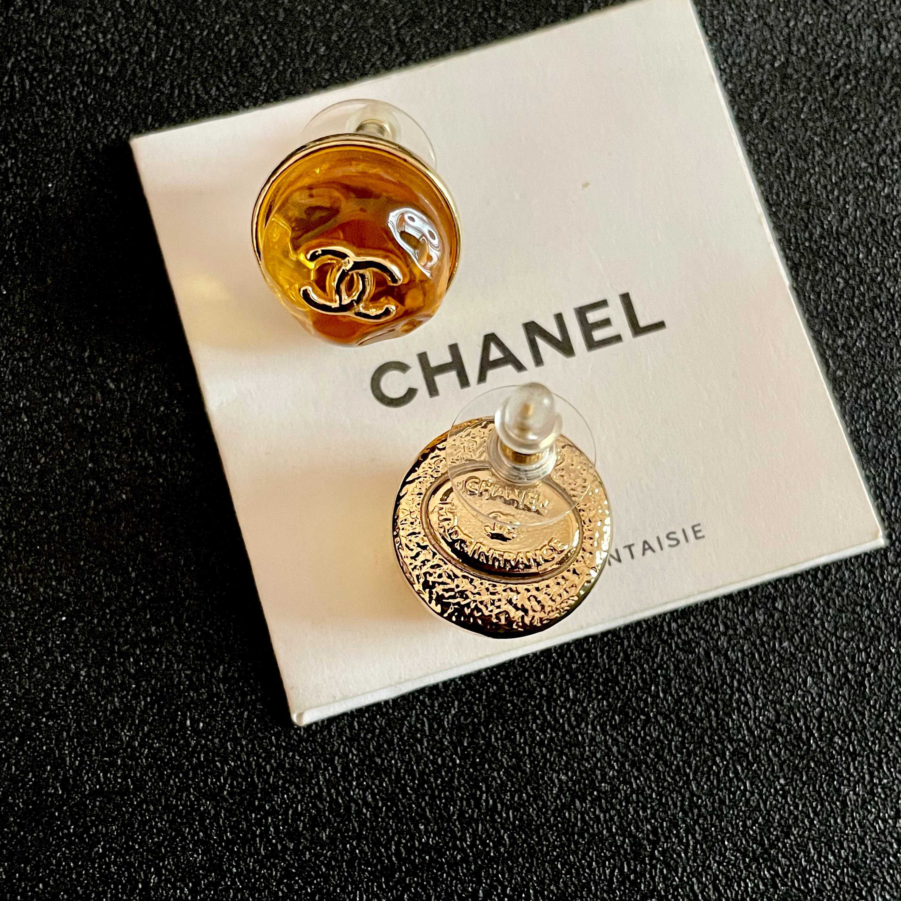 Chanel香奈儿 中古 耳钉👀小香家的款式真心无需多介绍😘🎶每一款都超好看，精致大方，非常显气质