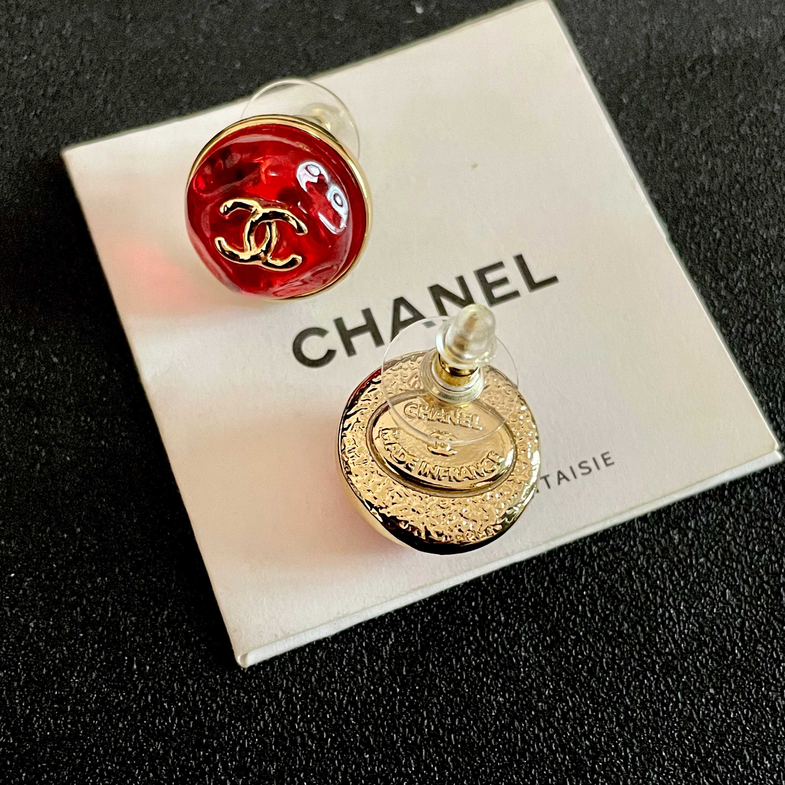 Chanel香奈儿 中古 耳钉👀小香家的款式真心无需多介绍😘🎶每一款都超好看，精致大方，非常显气质