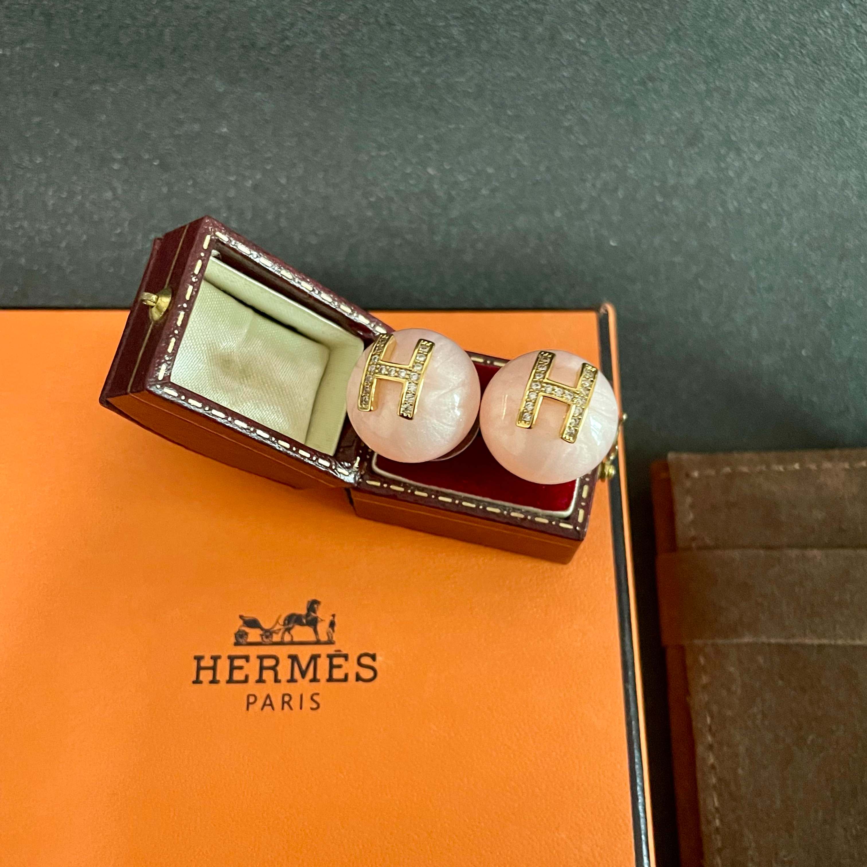 HERMES爱马仕 耳环 这款设计非常精致，高级 耳效果超级好看，一丝点缀很温柔得开又不失雅典高贵气质。