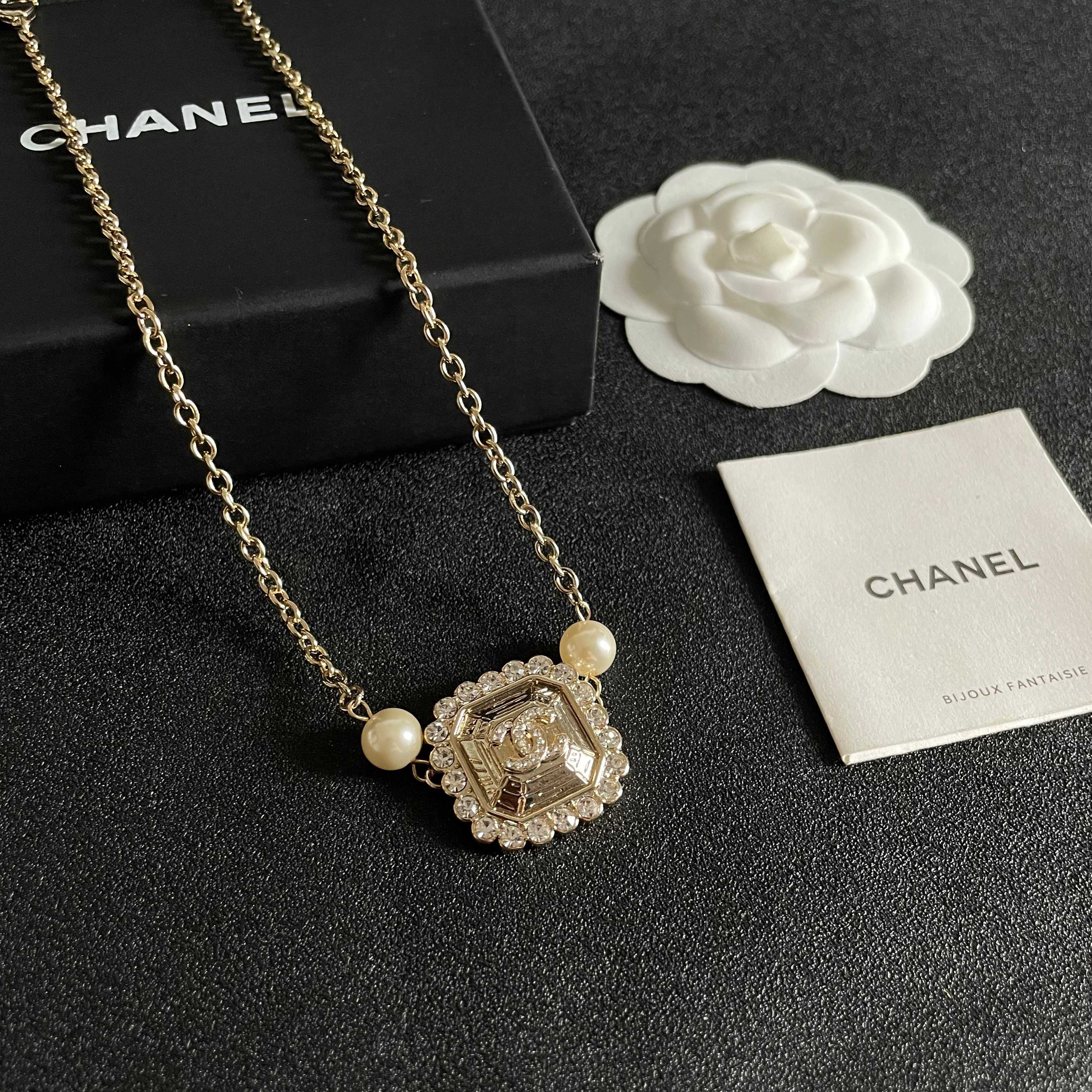 Chanel香奈儿 中古 项链👀小香家的款式真心无需多介绍😘🎶每一款都超好看，精致大方，非常显气质.