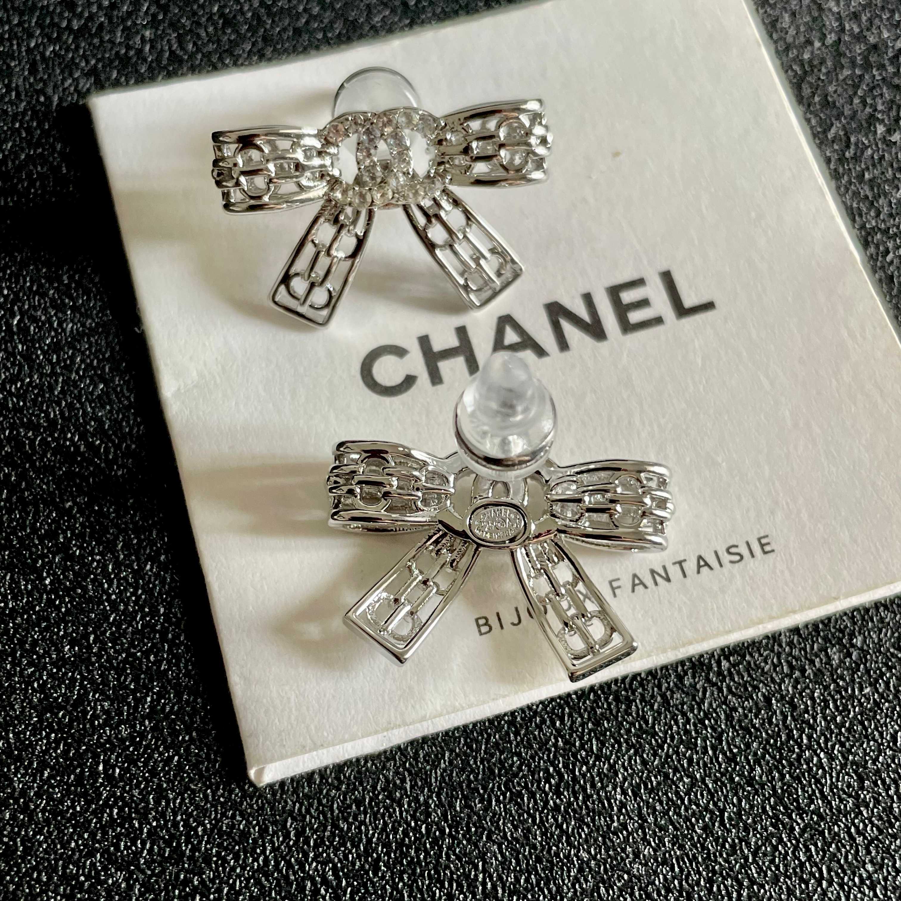 Chanel香奈儿 中古 耳钉👀小香家的款式真心无需多介绍😘🎶每一款都超好看，精致大方，非常显气质