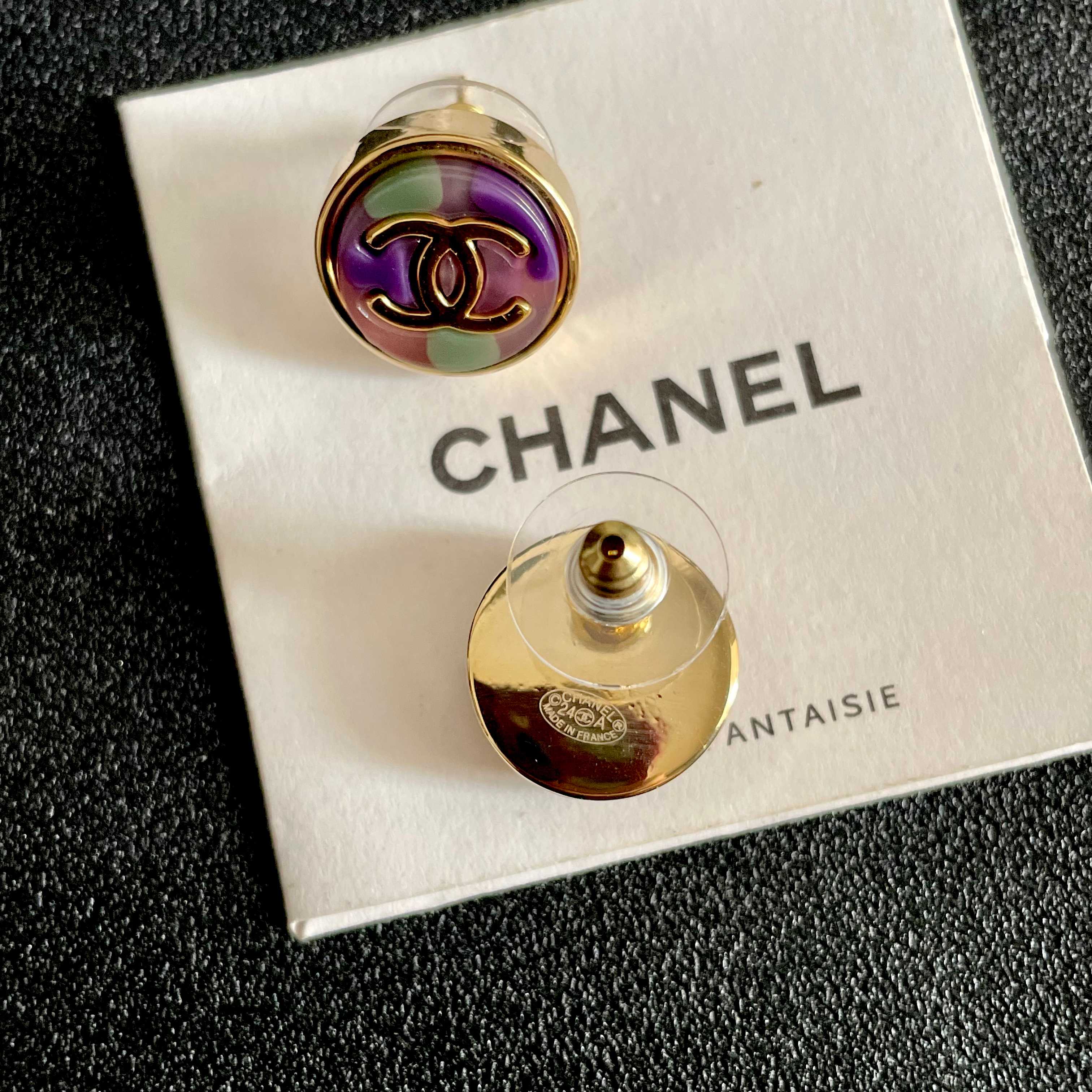 Chanel香奈儿 中古 耳钉👀小香家的款式真心无需多介绍😘🎶每一款都超好看，精致大方，非常显气质