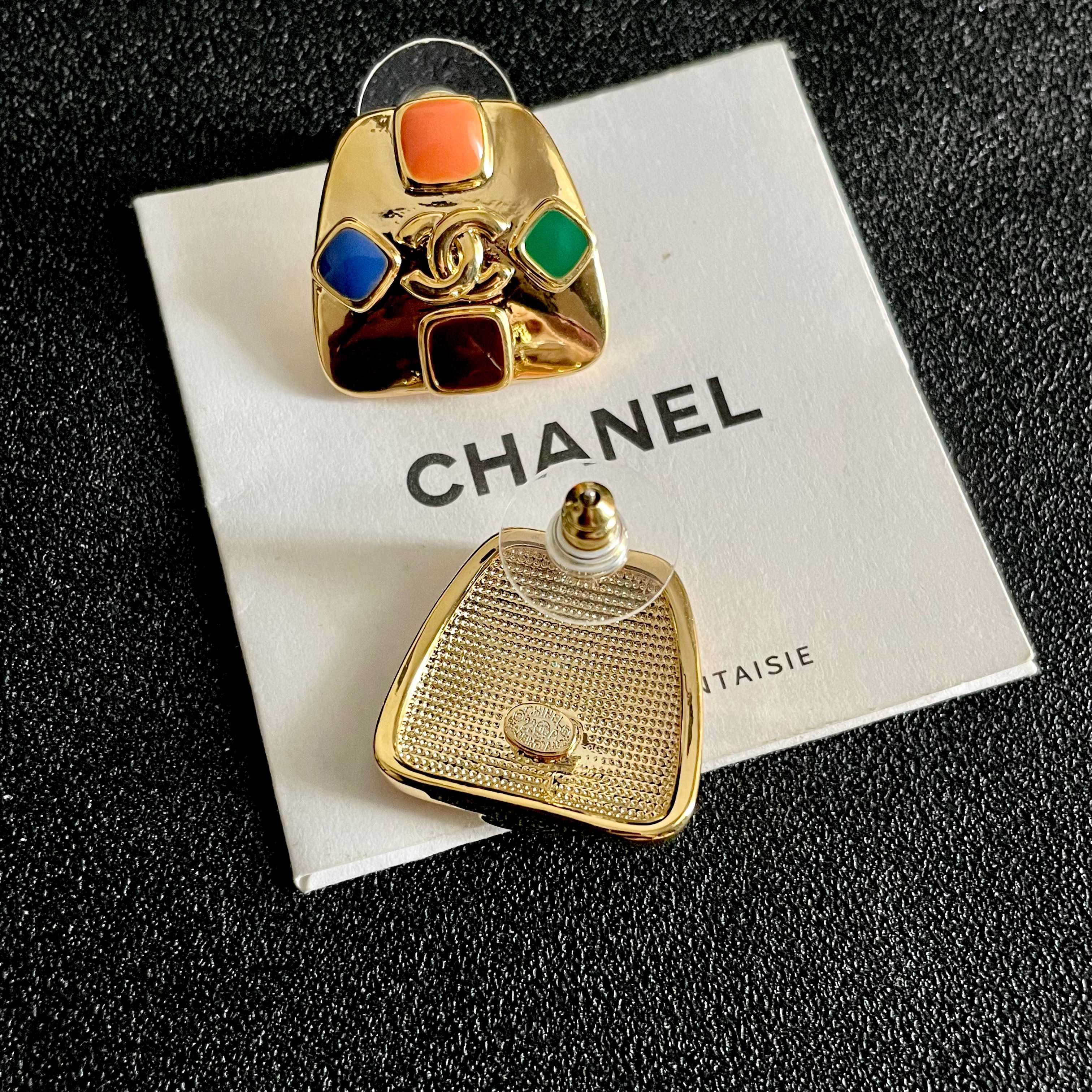 Chanel香奈儿 中古 耳钉👀小香家的款式真心无需多介绍😘🎶每一款都超好看，精致大方，非常显气质