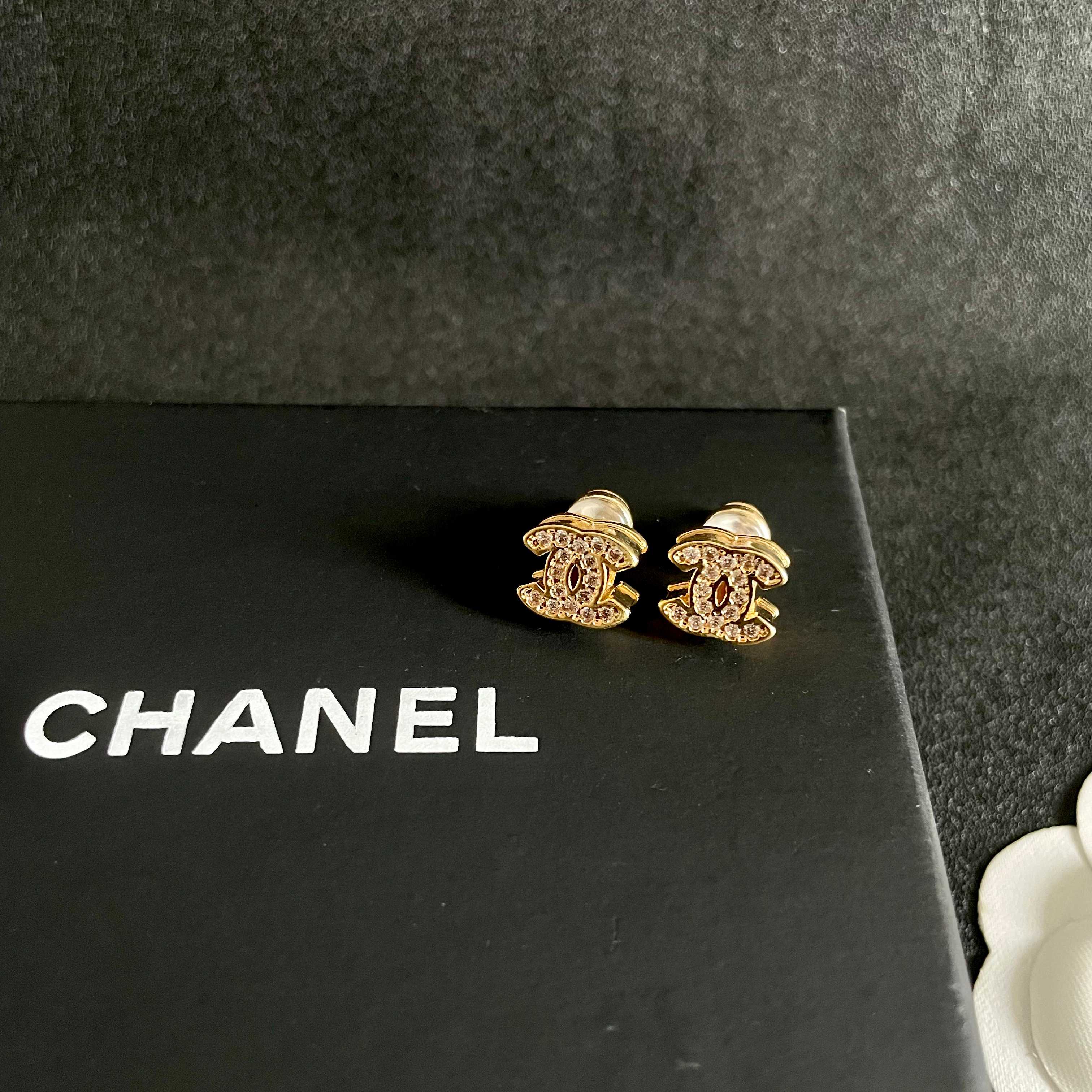 Chanel香奈儿 中古 耳钉👀小香家的款式真心无需多介绍😘🎶每一款都超好看，精致大方，非常显气质