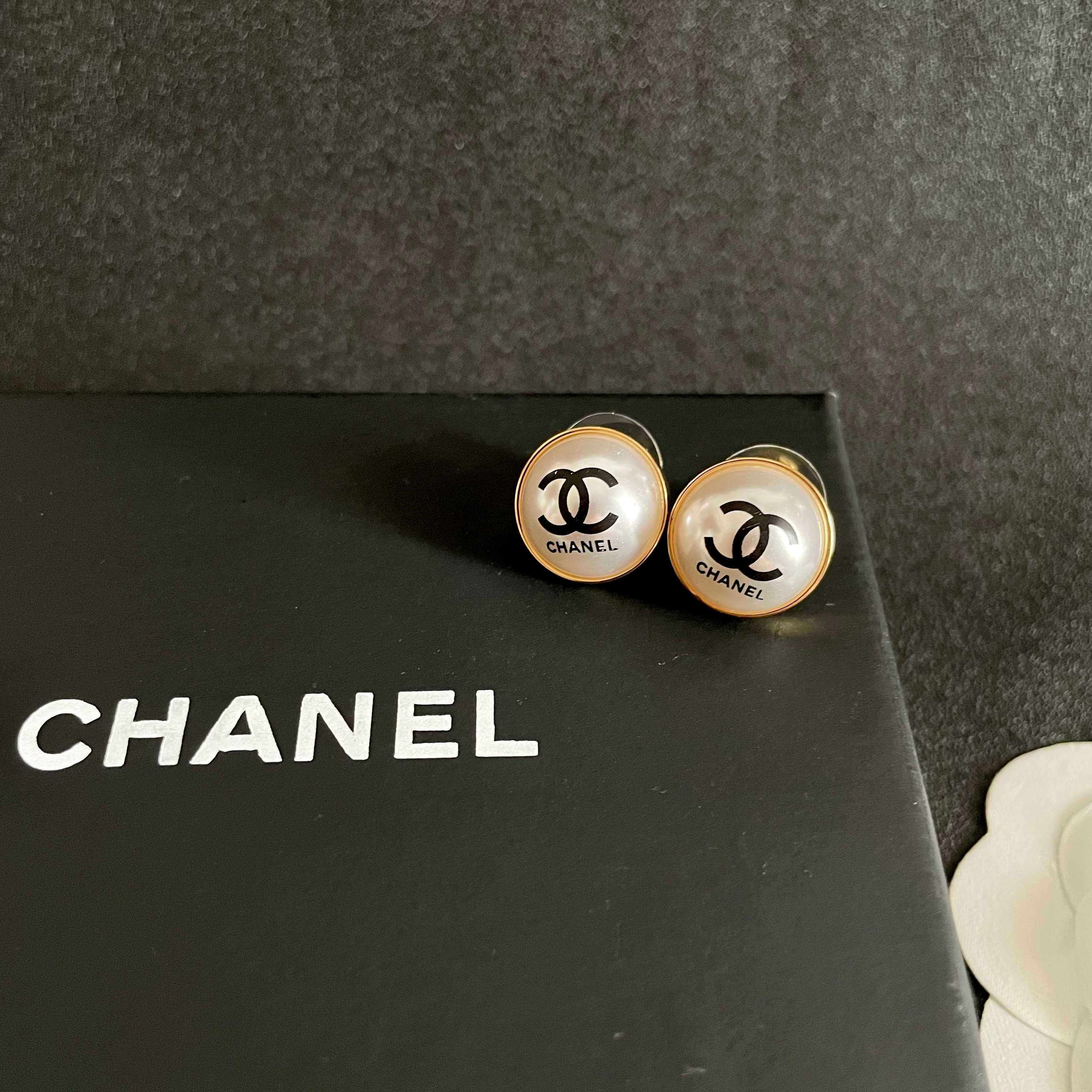 Chanel香奈儿 中古 耳钉👀小香家的款式真心无需多介绍😘🎶每一款都超好看，精致大方，非常显气质