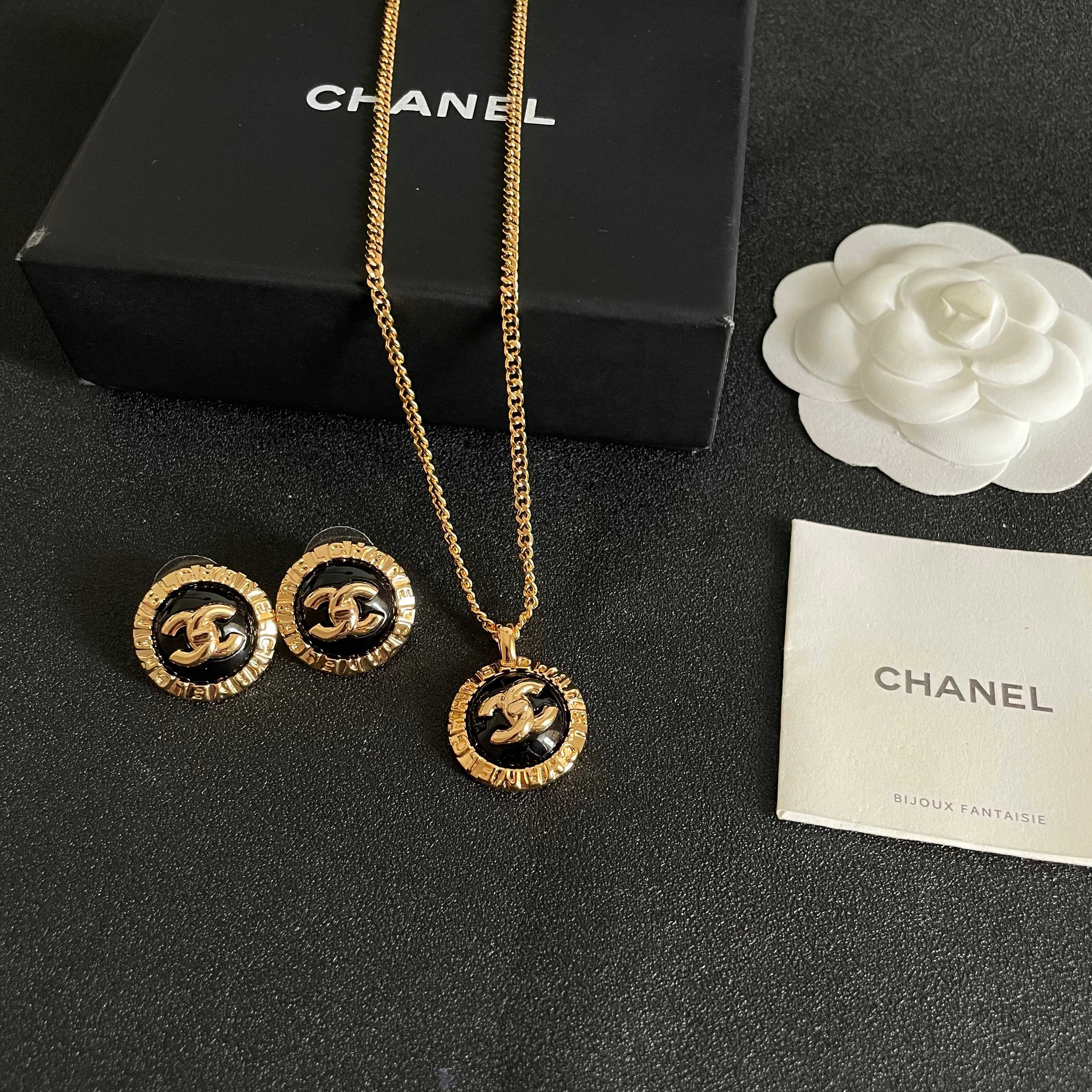 Chanel香奈儿 中古 耳钉👀小香家的款式真心无需多介绍😘🎶每一款都超好看，精致大方，非常显气质