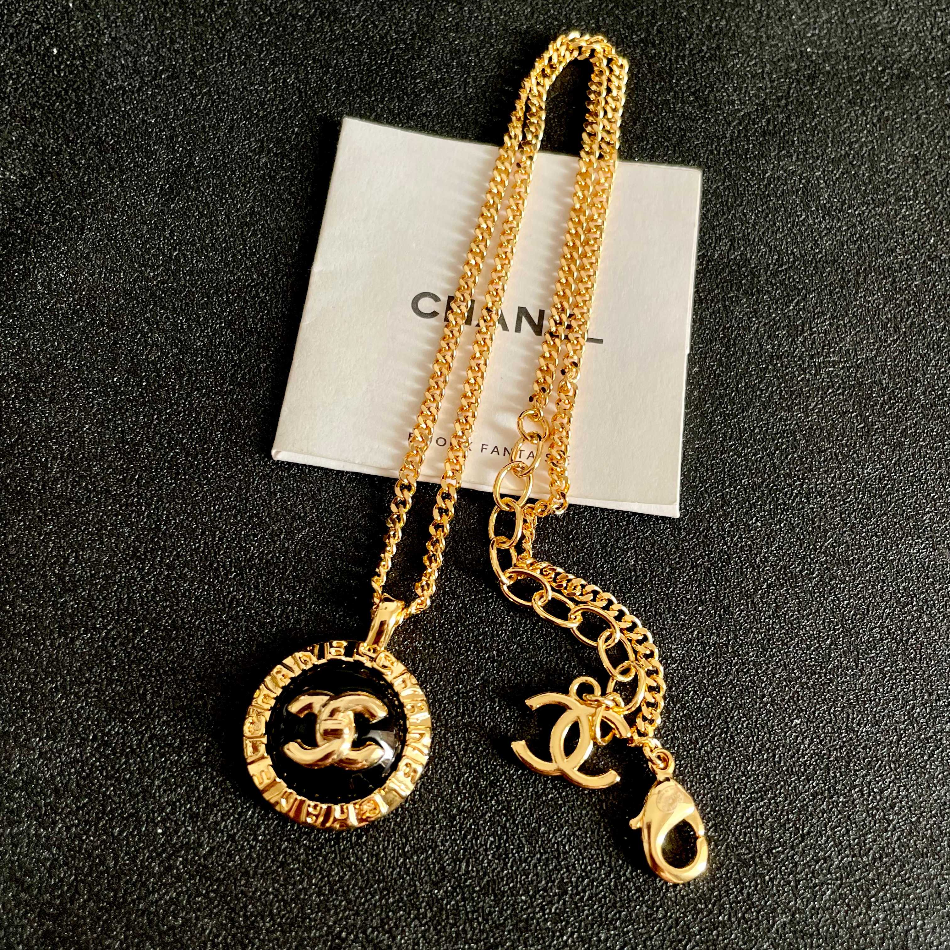 Chanel香奈儿 中古 项链👀小香家的款式真心无需多介绍😘🎶每一款都超好看，精致大方，非常显气质.