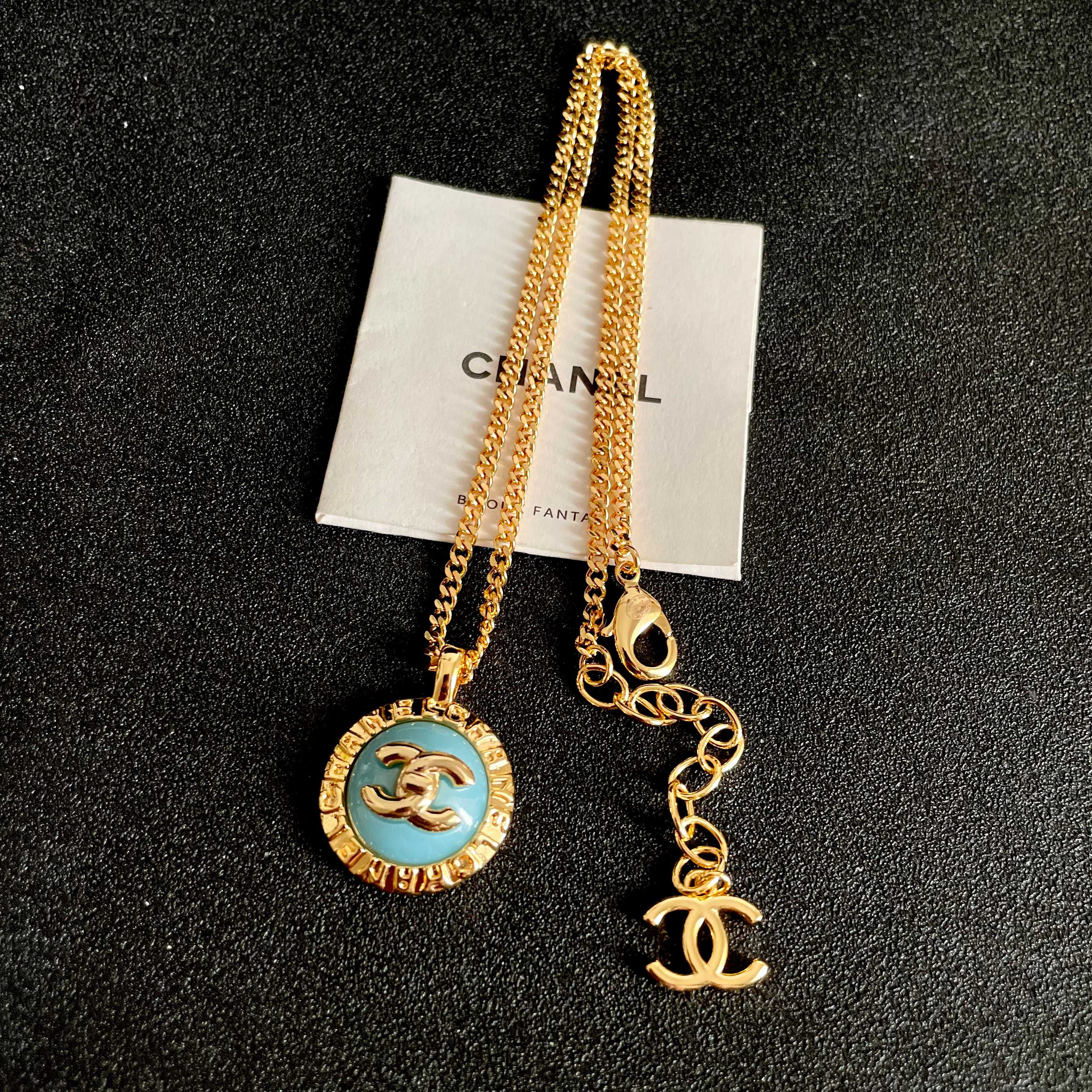 Chanel香奈儿 中古 项链👀小香家的款式真心无需多介绍😘🎶每一款都超好看，精致大方，非常显气质.