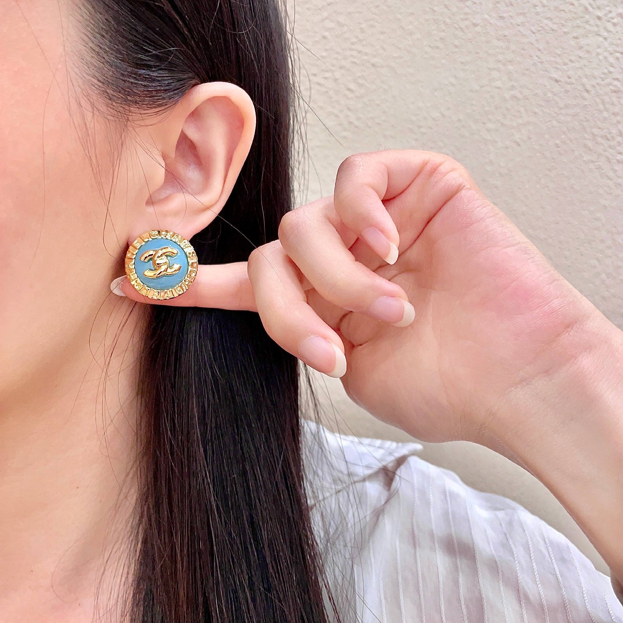 Chanel香奈儿 中古 耳钉👀小香家的款式真心无需多介绍😘🎶每一款都超好看，精致大方，非常显气质